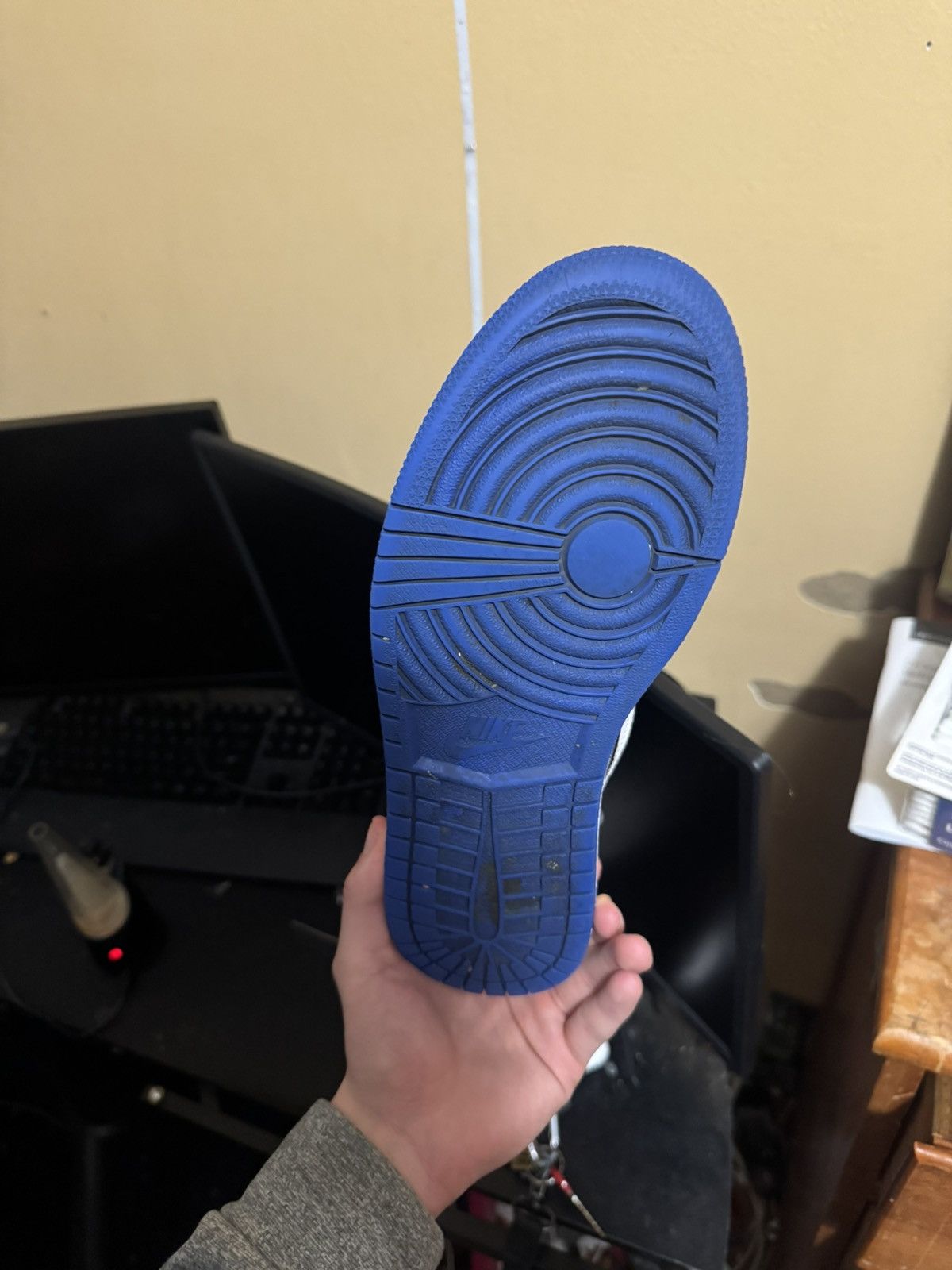 Jordan Brand × Nike Jordan 1 High OG “Royal Toe” Size US 9 / EU 42 - 6 Thumbnail