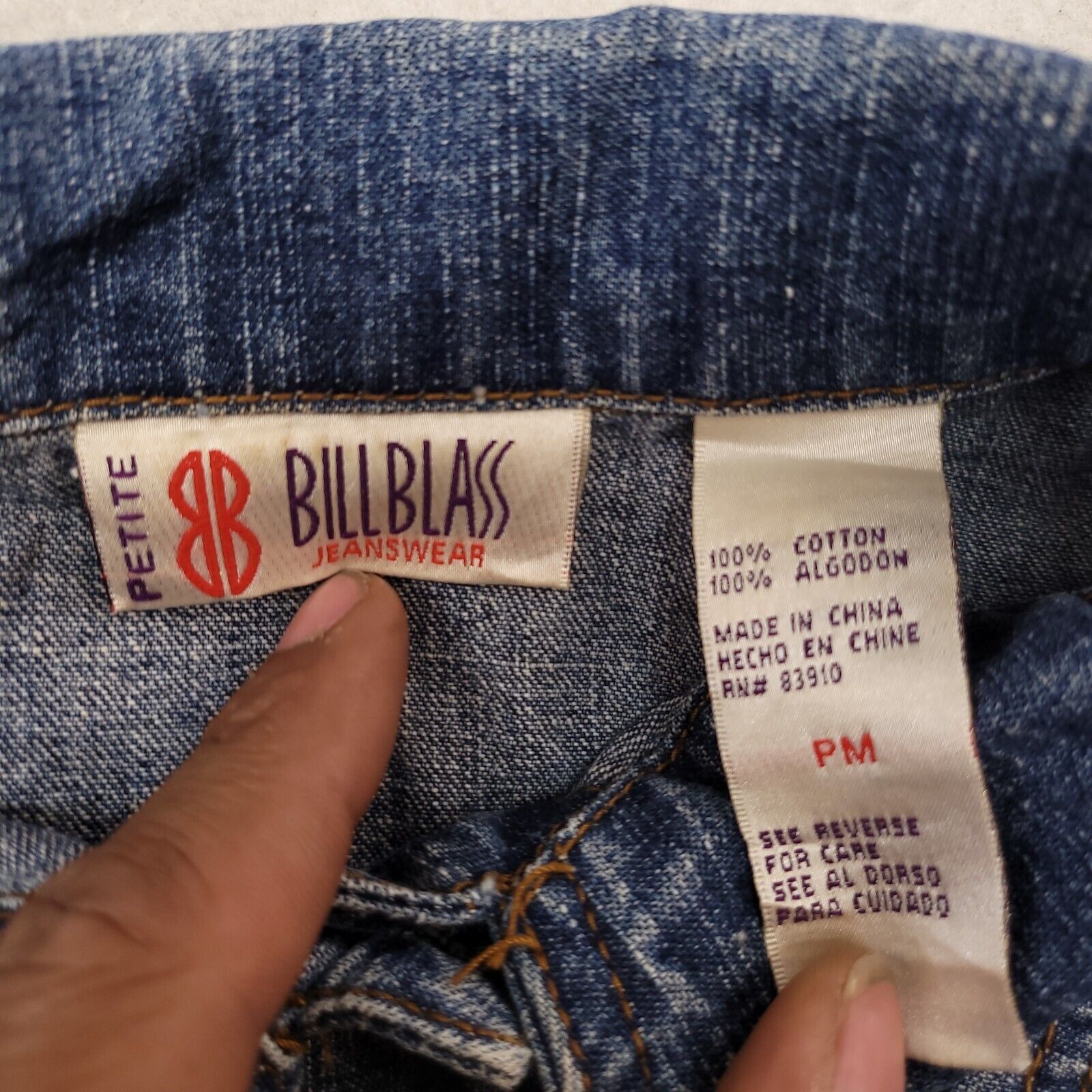 Bill Blass Bill Blass Casual Button Up Denim Jacket Womens Size PM Blue Size M / US 6-8 / IT 42-44 - 3 Thumbnail