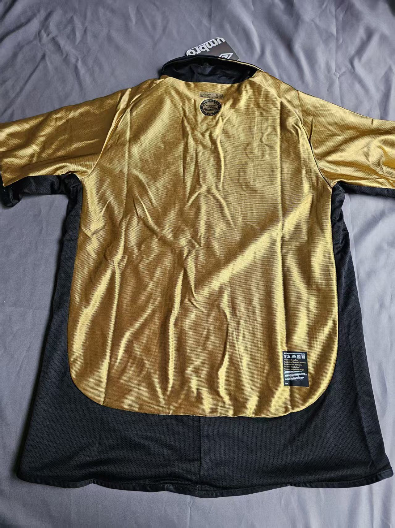 Other MUFC Jersey Away 2001 2002 Season Size US L / EU 52-54 / 3 - 2 Thumbnail