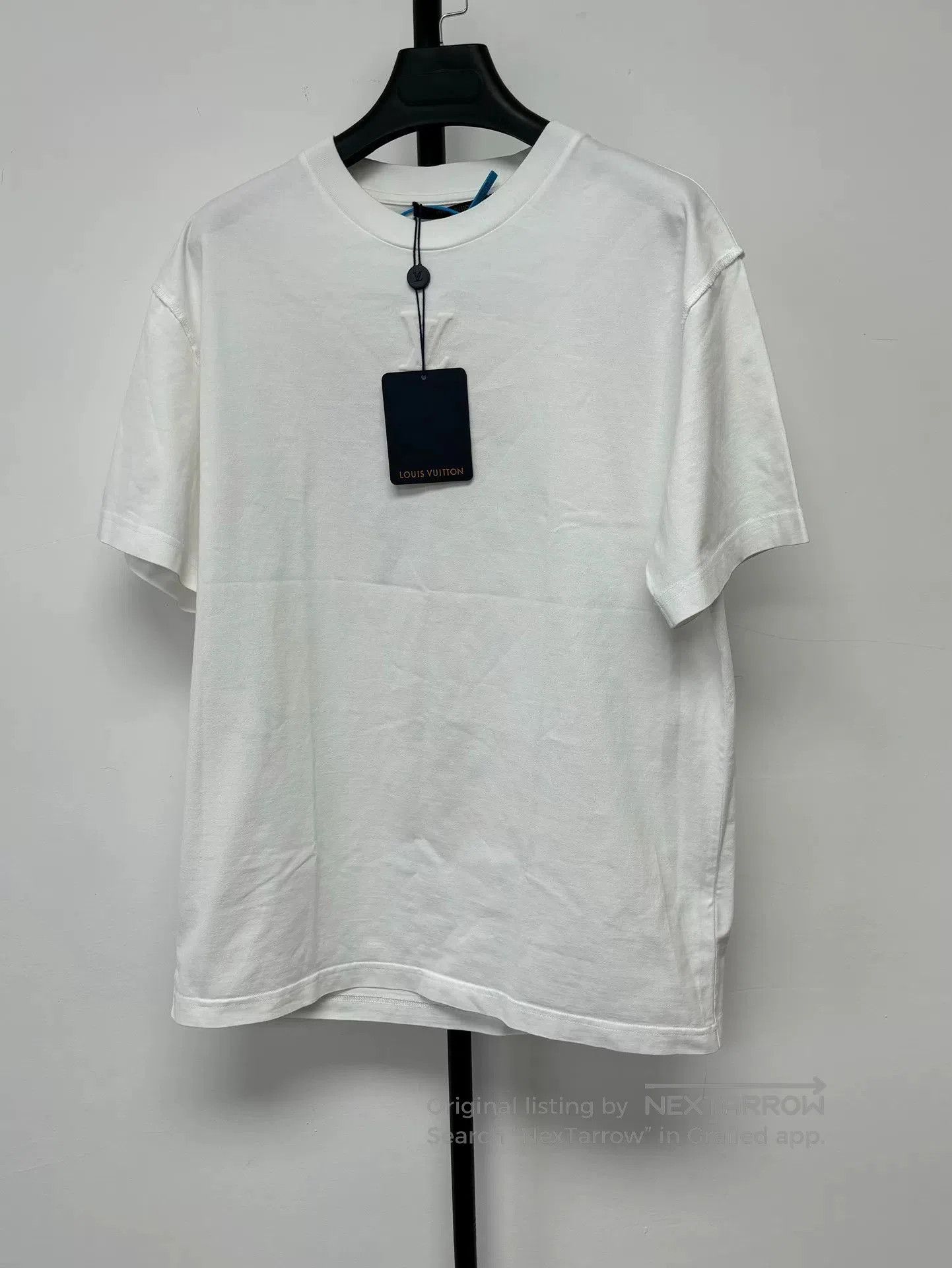 Louis Vuitton Louis Vuitton Embossed Logo Short-Sleeve. Size US M / EU 48-50 / 2 - 1 Thumbnail