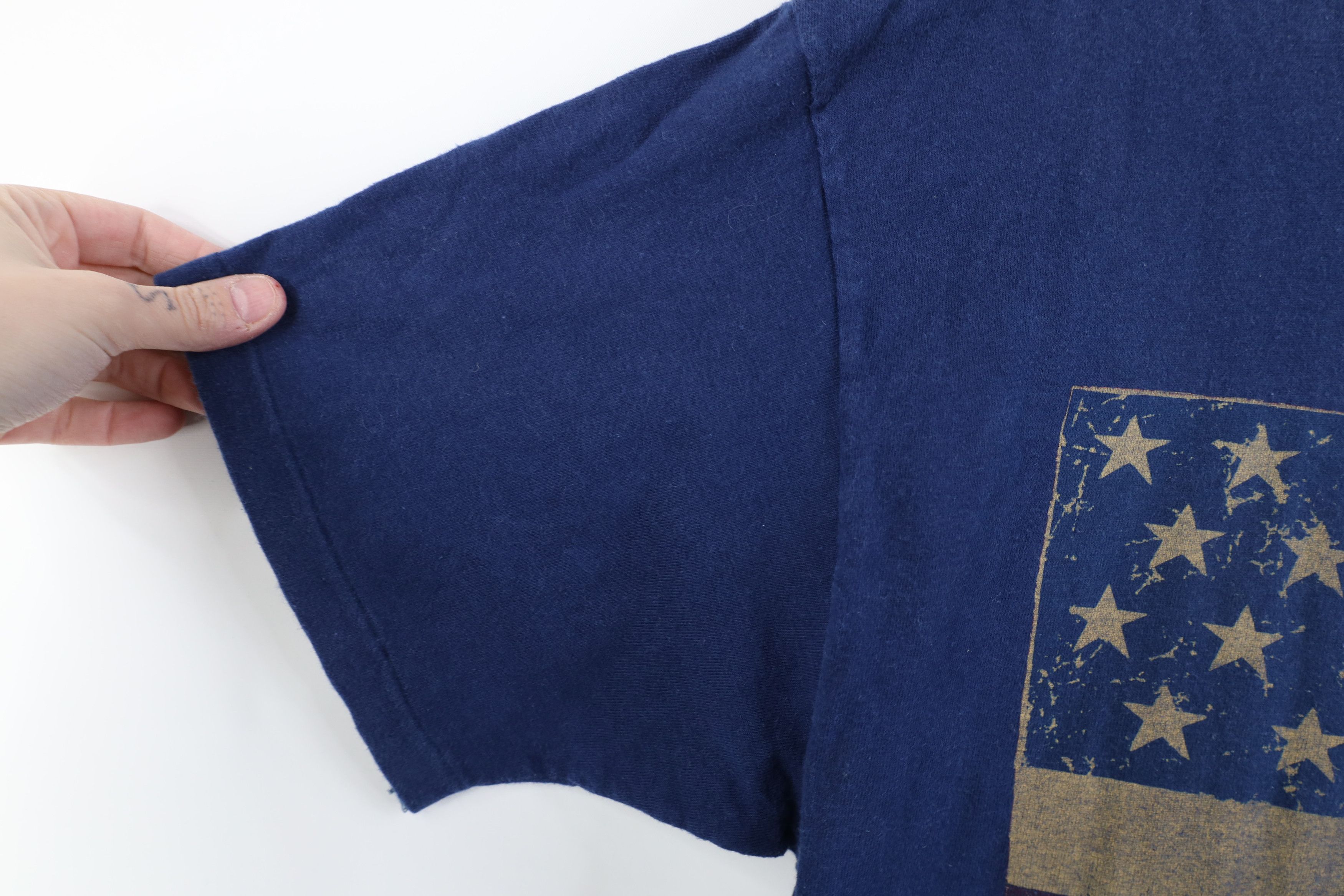 American Eagle Outfitters Vintage 90s American Eagle Outfitters Flag T-Shirt Blue USA Size US L / EU 52-54 / 3 - 8 Thumbnail