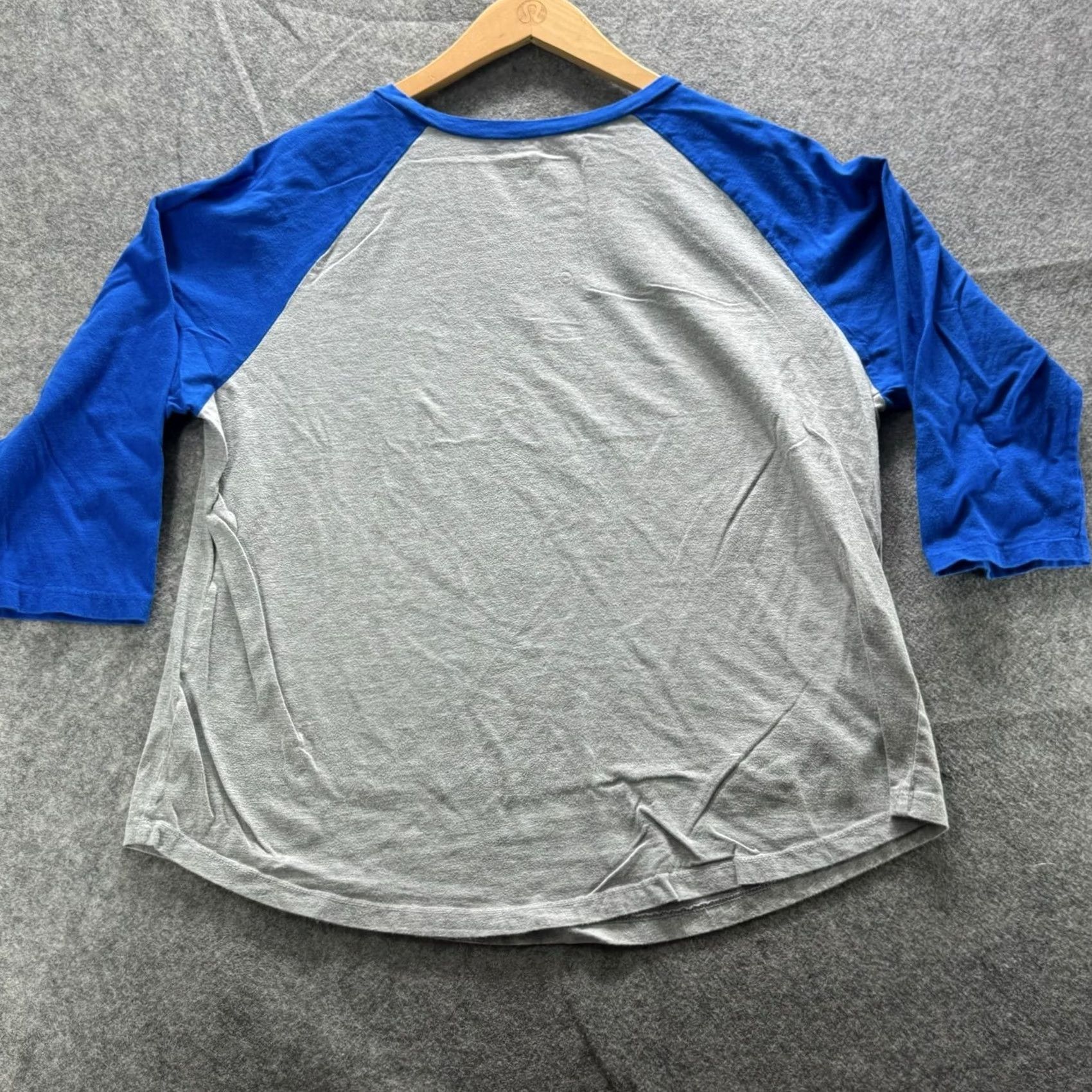 Vintage Kansas City Royals Graphic Tee 5th & Ocean Shirt Mens L Gray Raglan Baseball Crew Neck 3/4 Sleeve Logo Tee Size US L / EU 52-54 / 3 - 6 Thumbnail