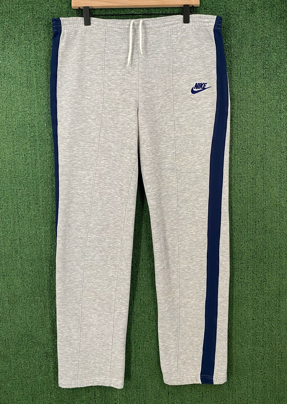 Nike 80’s Nike Spellout Blue Tag Logo Sweatpants Medium Size US 32 / EU 48 - 1 Thumbnail
