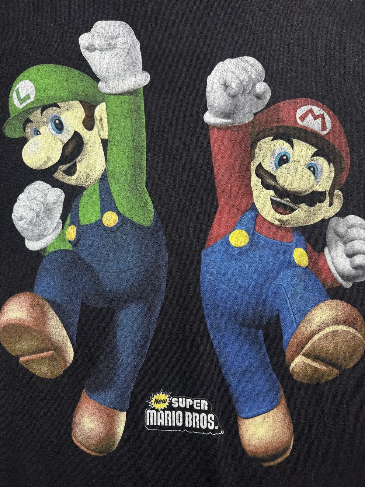 Nintendo 2006 New Super Mario Bros Luigi video game promo tee 2000s Size US M / EU 48-50 / 2 - 2 Thumbnail
