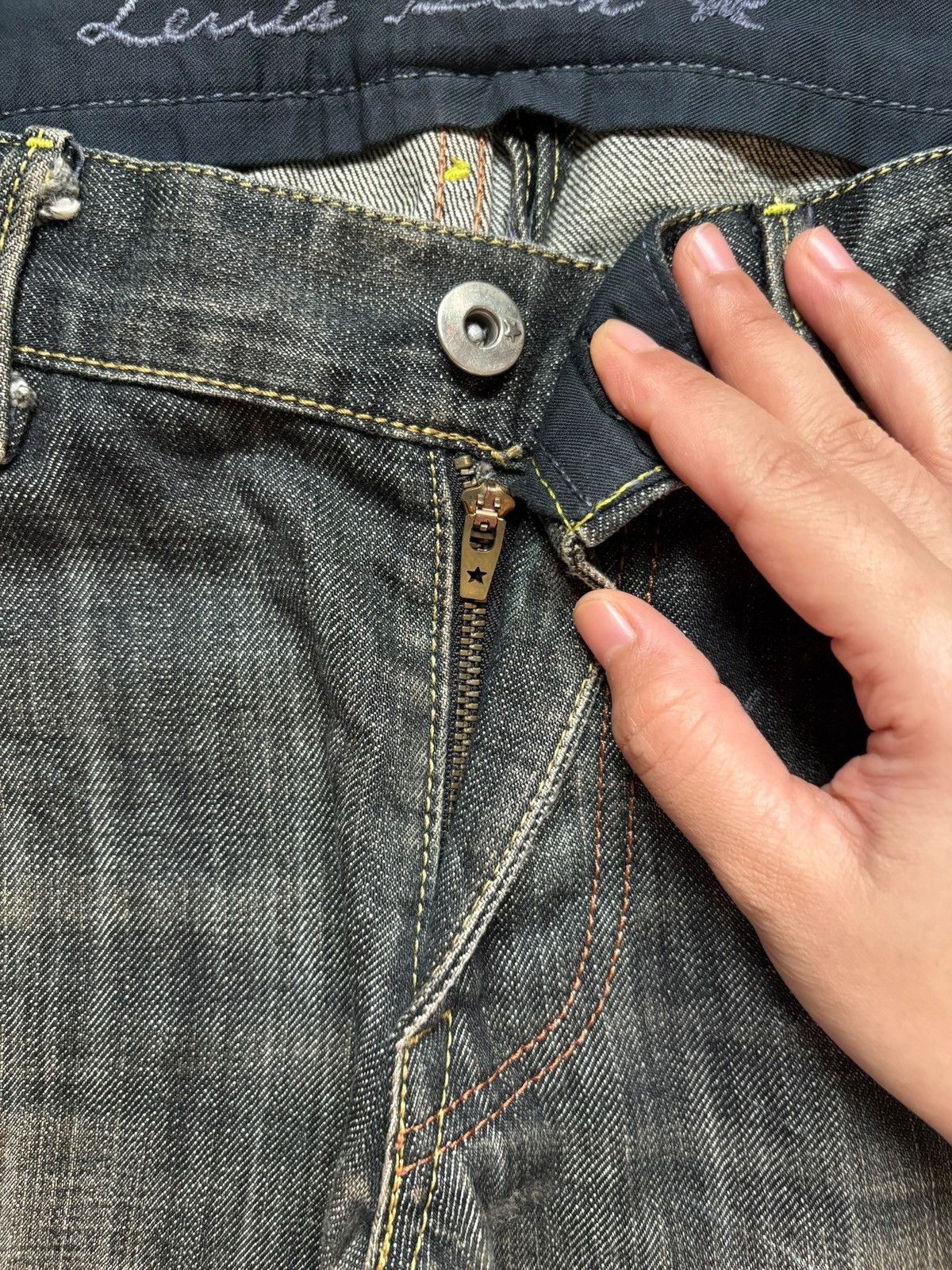 Levi's Vintage 90s Levis Black Star Rusty Mud Wash Distress Jeans Size US 32 / EU 48 - 3 Thumbnail