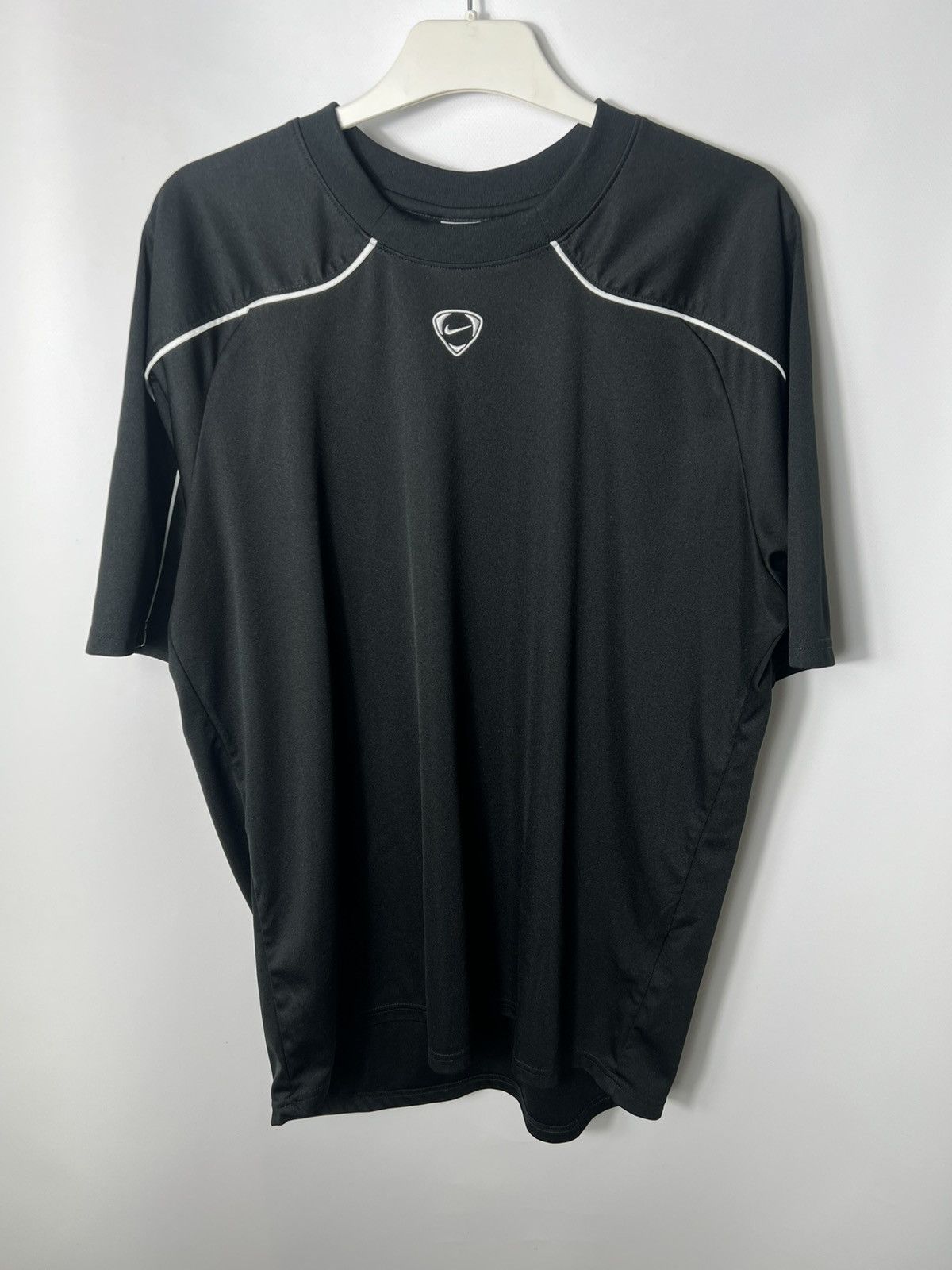 Nike Vintage streetwear y2k sk8 Nike 00s Centre Logo T-shirt Size US L / EU 52-54 / 3 - 1 Thumbnail