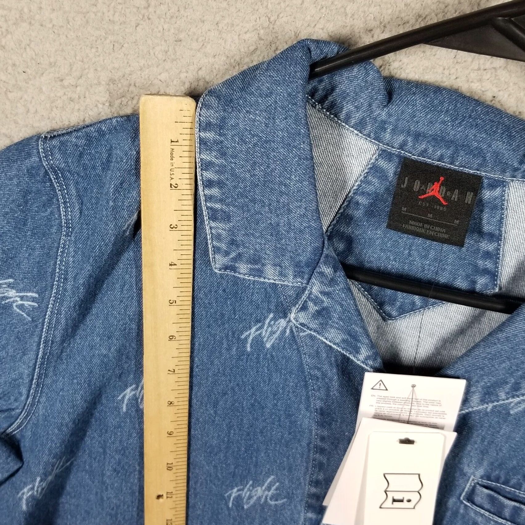 Nike VINTAGE Nike Jordan Women's Button-Up Shirt Medium Denim Short Sleeve Collared Cotton 90s Woven Top Womens Size M / US 6-8 / IT 42-44 - 4 Thumbnail