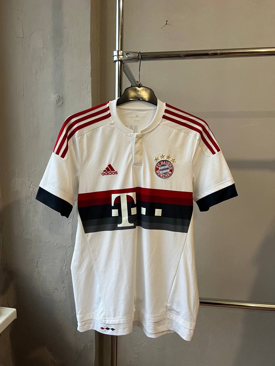 Adidas 2015/16 BAYERN MUNICH AWAY SOCCER JERSEY FOOTBALL SHIRT SZ L Size US L / EU 52-54 / 3 - 4 Thumbnail