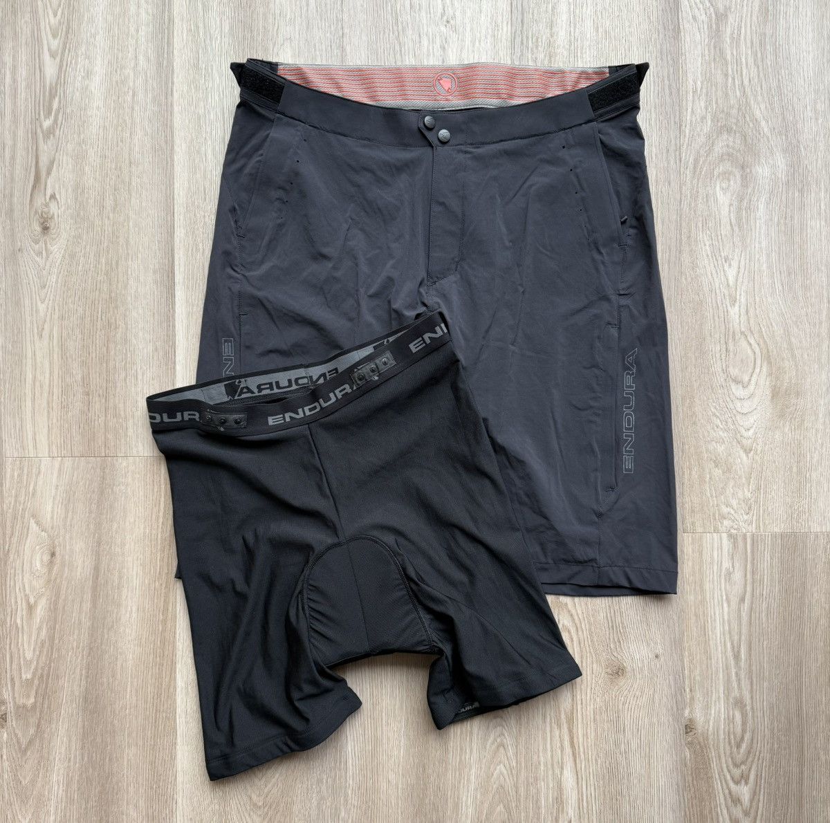 Vintage Endura x2 Foyle and Mesh Clickfast Liner S'track II Shorts Size US 36 / EU 52 - 1 Thumbnail