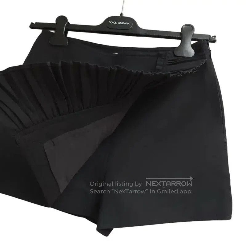 Valentino Valentino Black Wool Women's Shorts . Size 37" - 2 Thumbnail