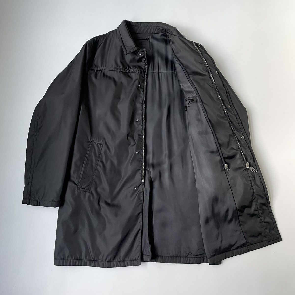 Prada A/W 11 Black Nylon Mac Zip Overcoat Size US L / EU 52-54 / 3 - 8 Thumbnail
