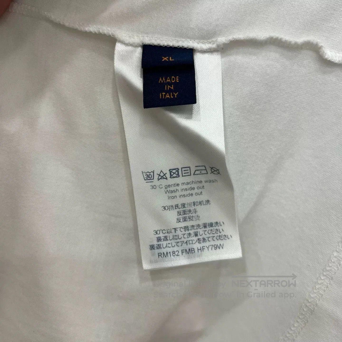 Louis Vuitton Louis Vuitton LV V Sign Short. Size US XL / EU 56 / 4 - 5 Thumbnail