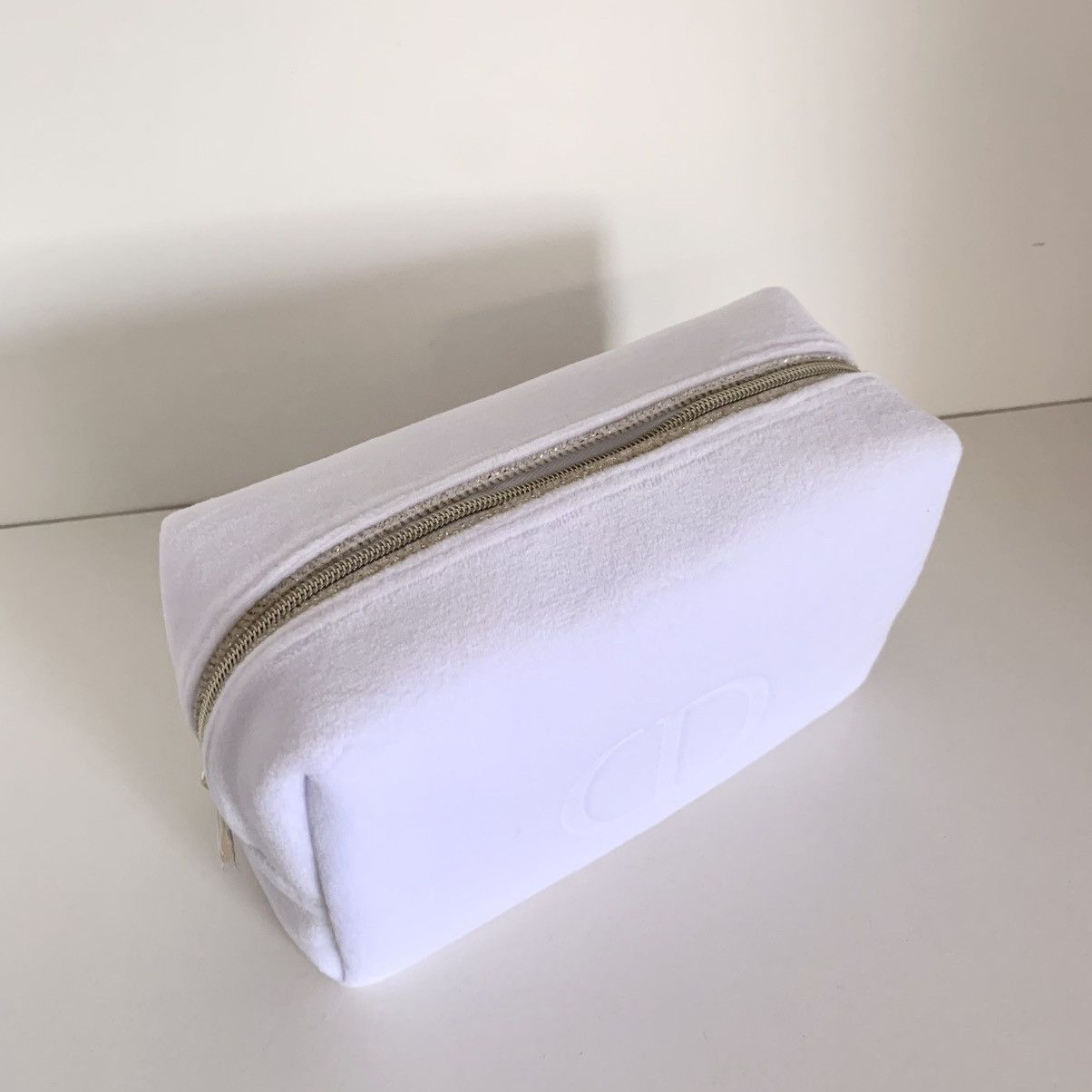 Dior Dior fuzzy white zippy pouch Size ONE SIZE - 6 Thumbnail