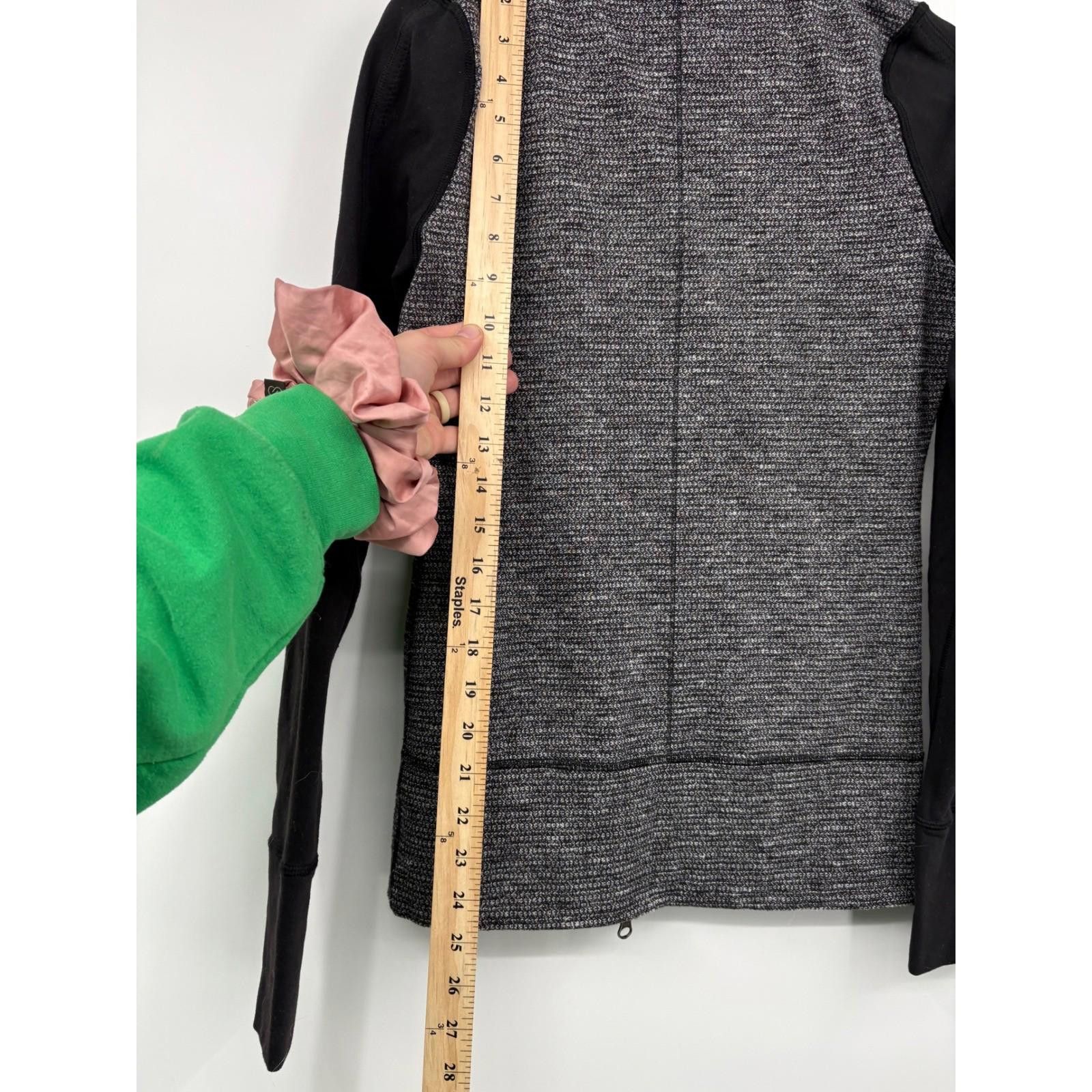 Lululemon Lululemon Daily Yoga Jacket in Coco Pique Black/Gray Size 2 Size XS / US 0-2 / IT 36-38 - 7 Thumbnail