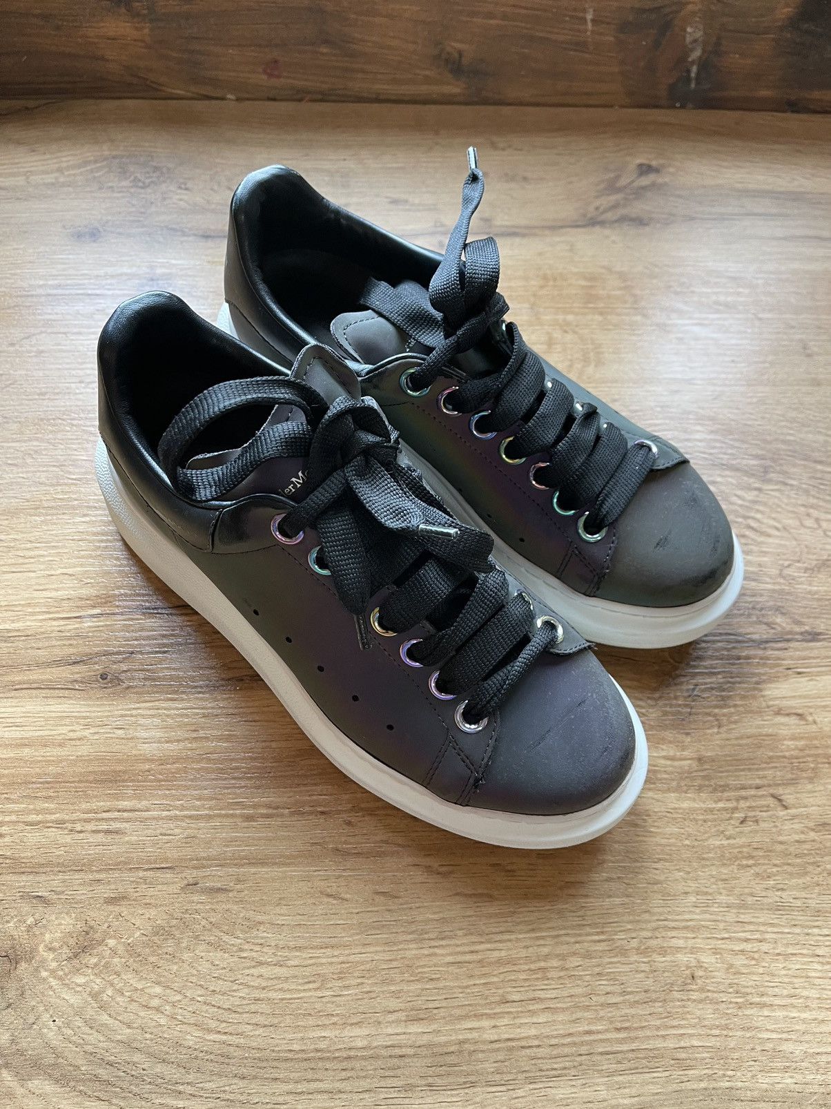Alexander McQueen Alexander McQueen Iridescent Sneakers Beetle Black chameleon Size US 6 / IT 36 - 9 Thumbnail