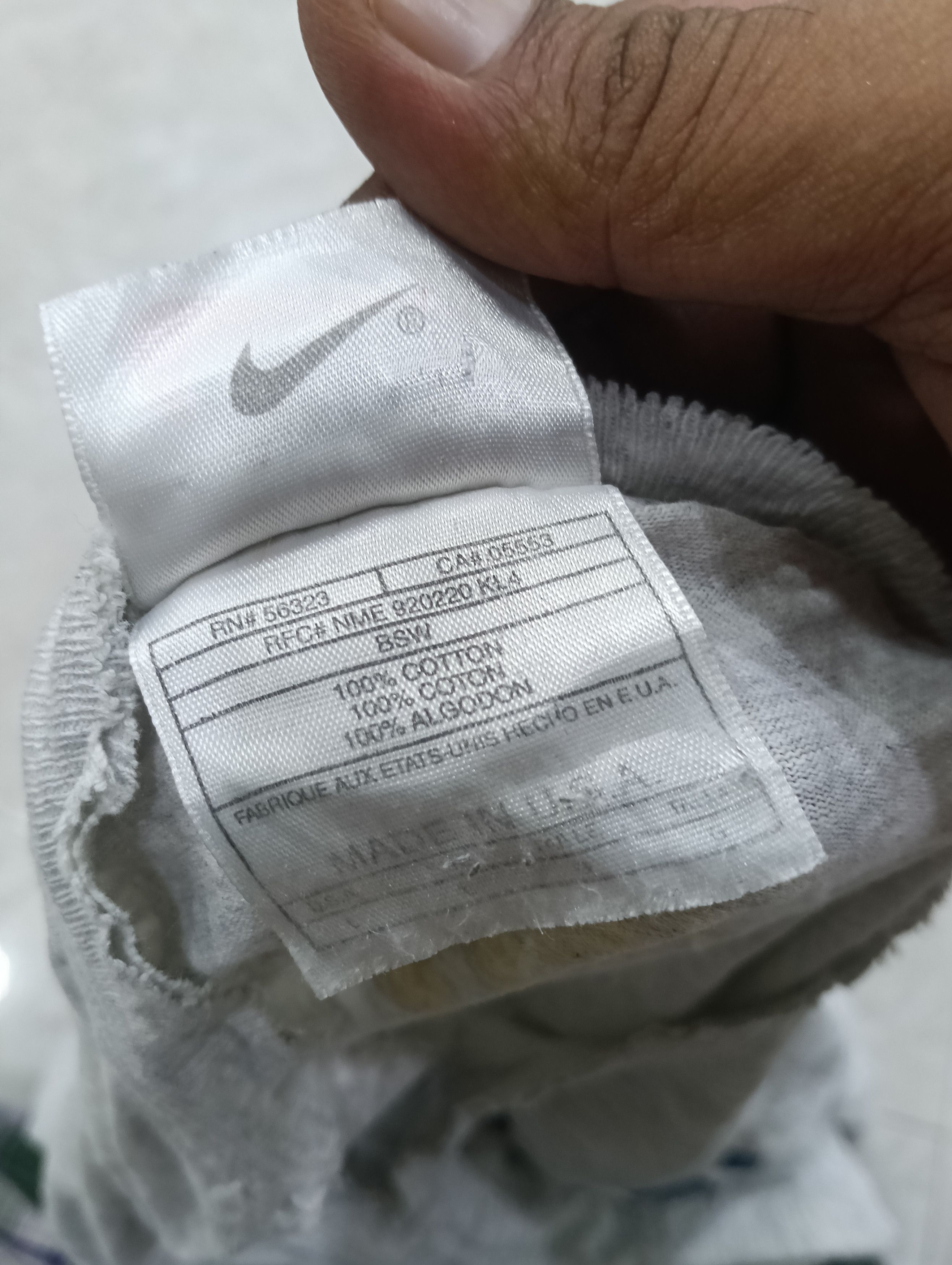 Nike Vintage 90s Nike Michigan Basketball Size US L / EU 52-54 / 3 - 7 Thumbnail