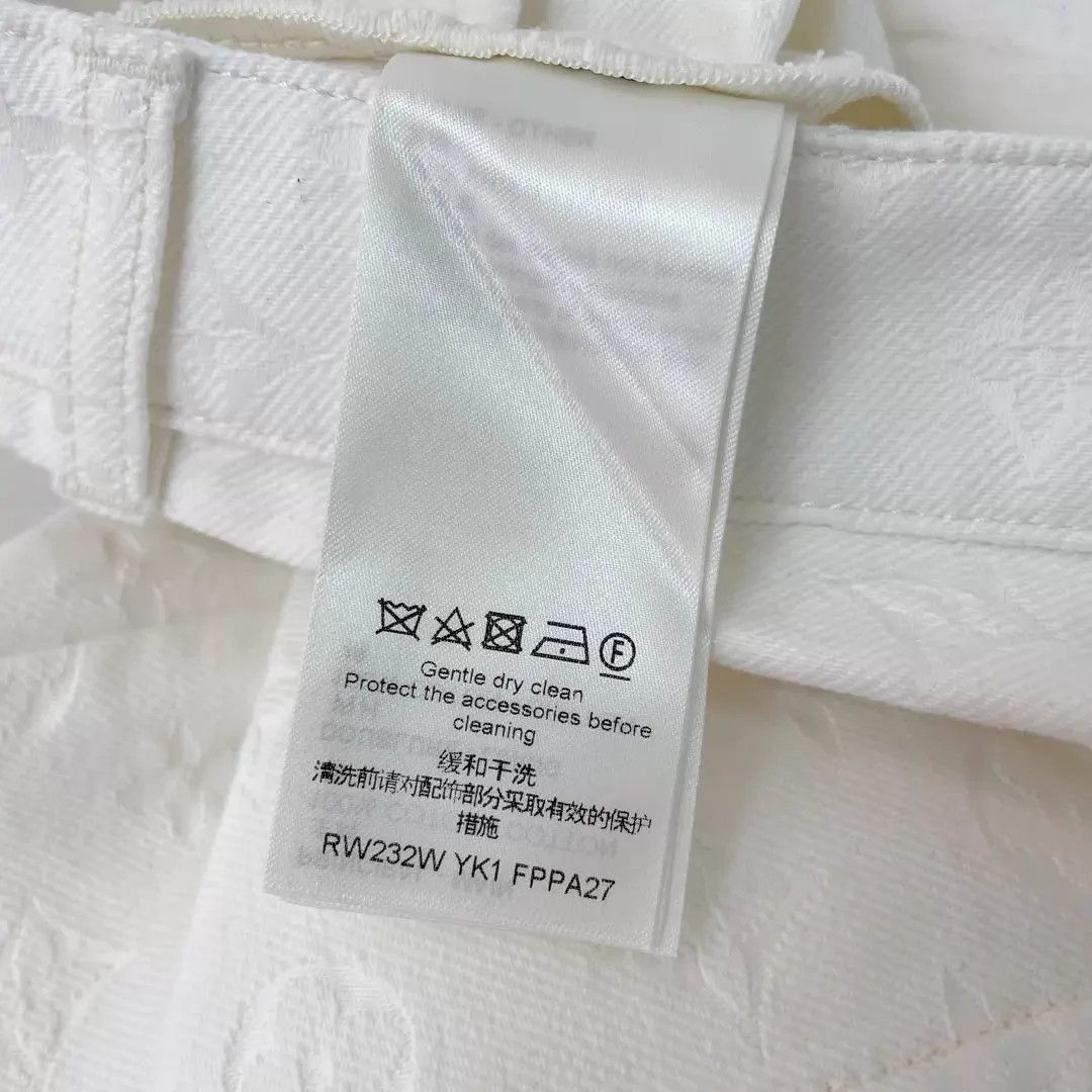 Louis Vuitton Louis Vuitton Monogram allover white jeans size 40 Size 28" / US 6 / IT 42 - 6 Thumbnail