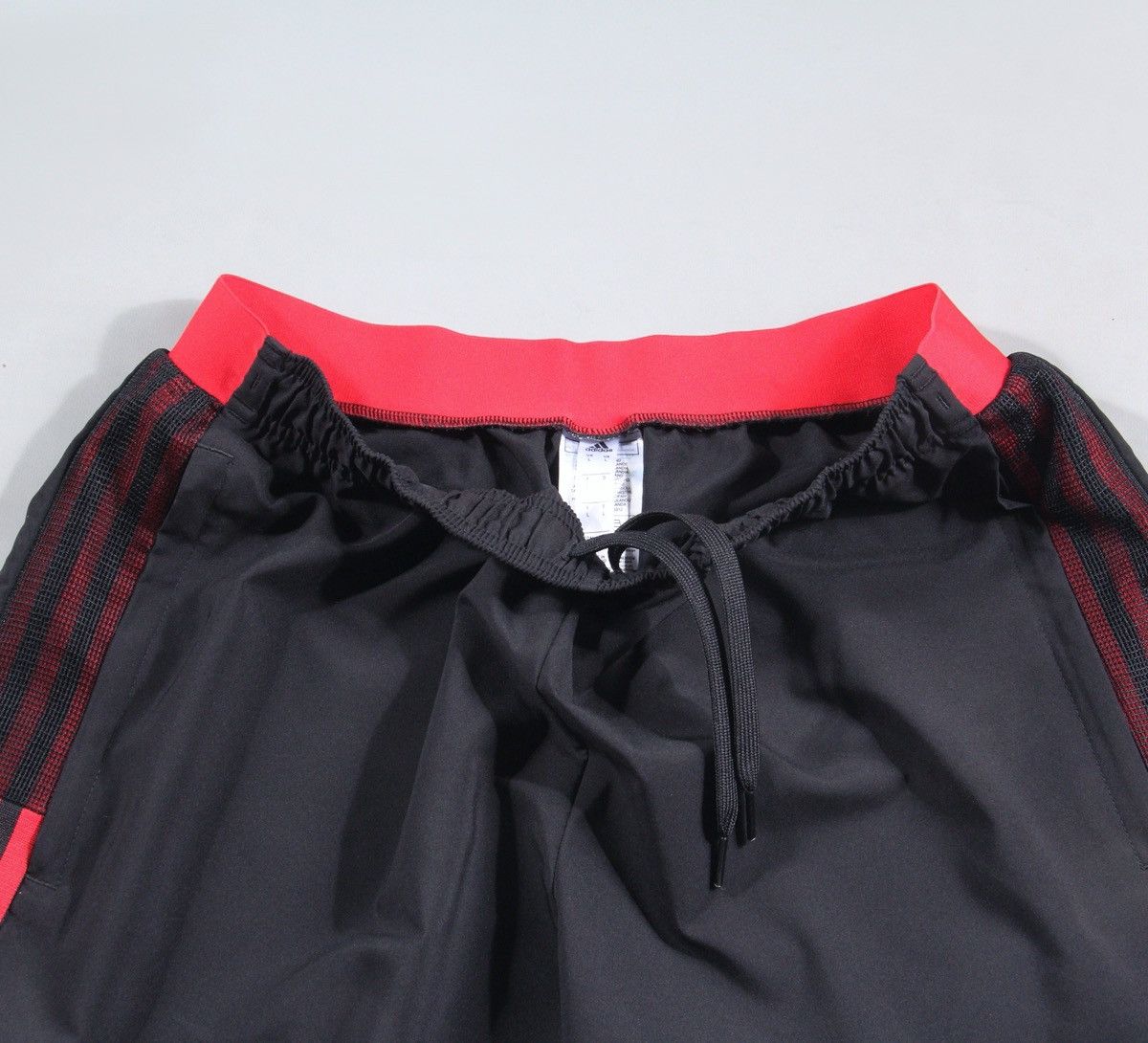 Adidas Adidas x Manchester United Vintage Soccer Football Shorts L Size US 34 / EU 50 - 3 Thumbnail