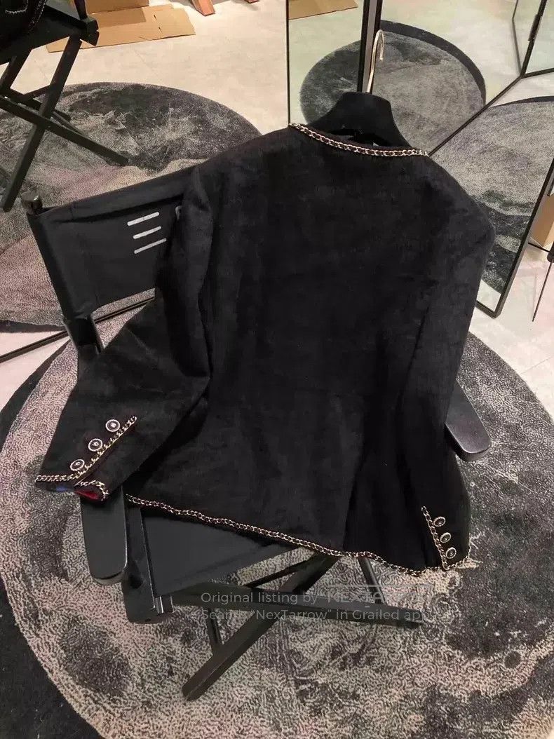 Chanel Chanel Black gold chain horsehair four-pocket jacket Size M / US 6-8 / IT 42-44 - 2 Thumbnail