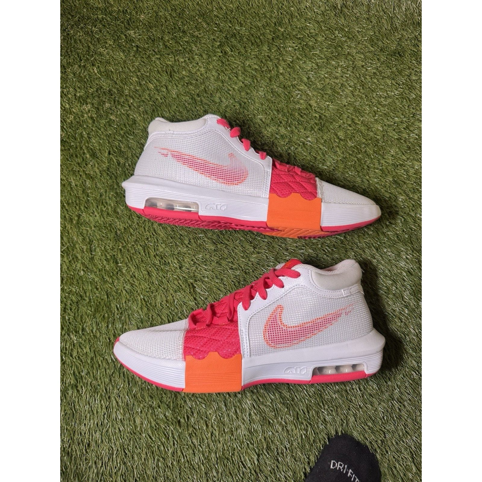 Nike Nike LeBron Witness 8 Basketball Shoes White/Pink/Orange Size US 10 / EU 43 - 1 Thumbnail