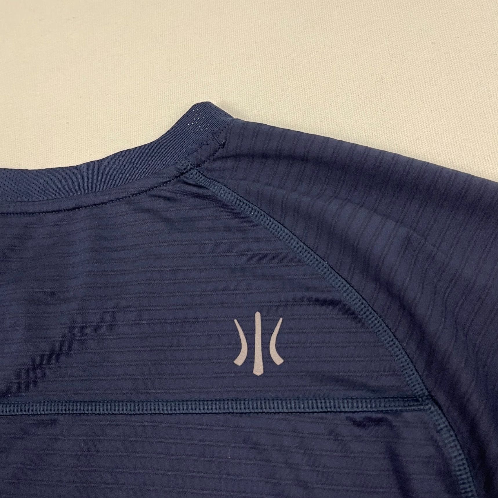 Rhone Rhone Shirt Mens M Navy Blue Active Workout Gym Run Training Long Sleeve V-Neck Size US M / EU 48-50 / 2 - 5 Thumbnail