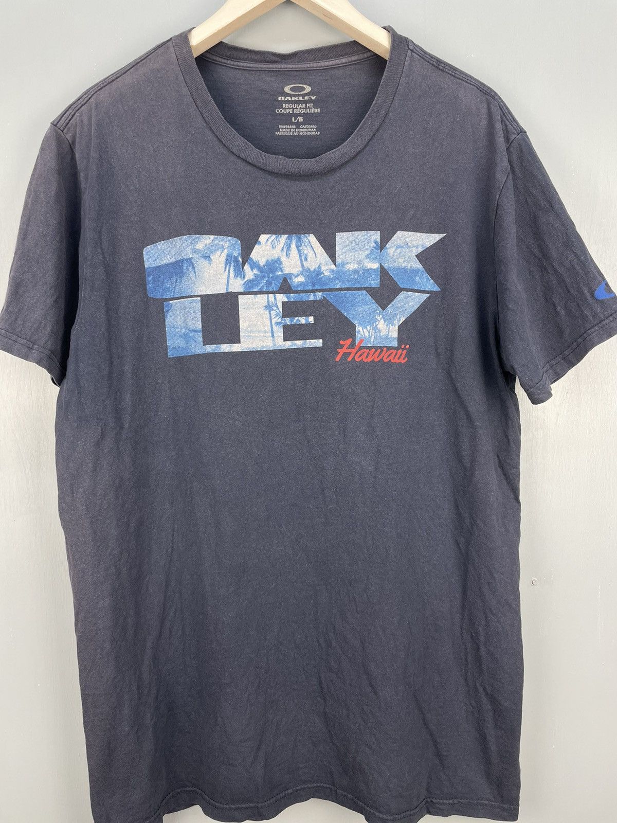 Oakley × Vintage Vintage Oakley Hawaii t shirt Size US L / EU 52-54 / 3 - 3 Thumbnail