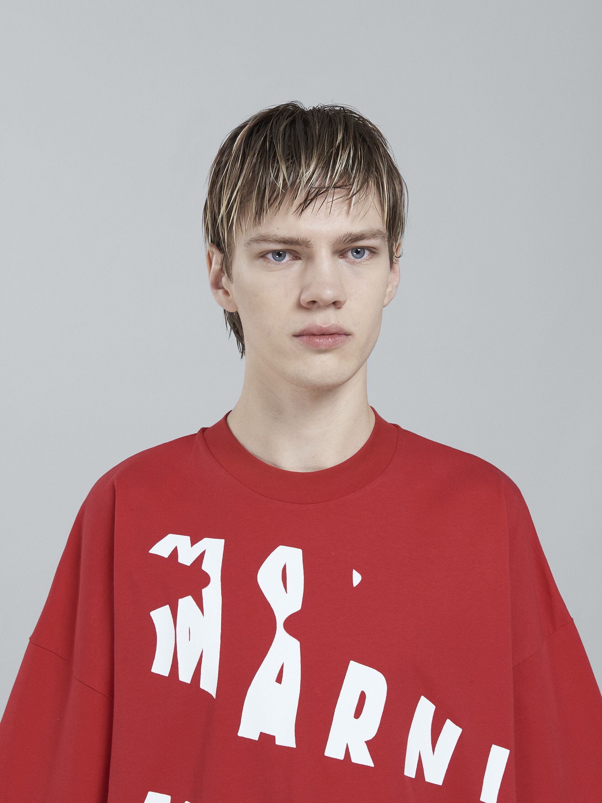 Marni o1y0225 Logo-Print Crewneck T-Shirt in Red Size US M / EU 48-50 / 2 - 2 Thumbnail