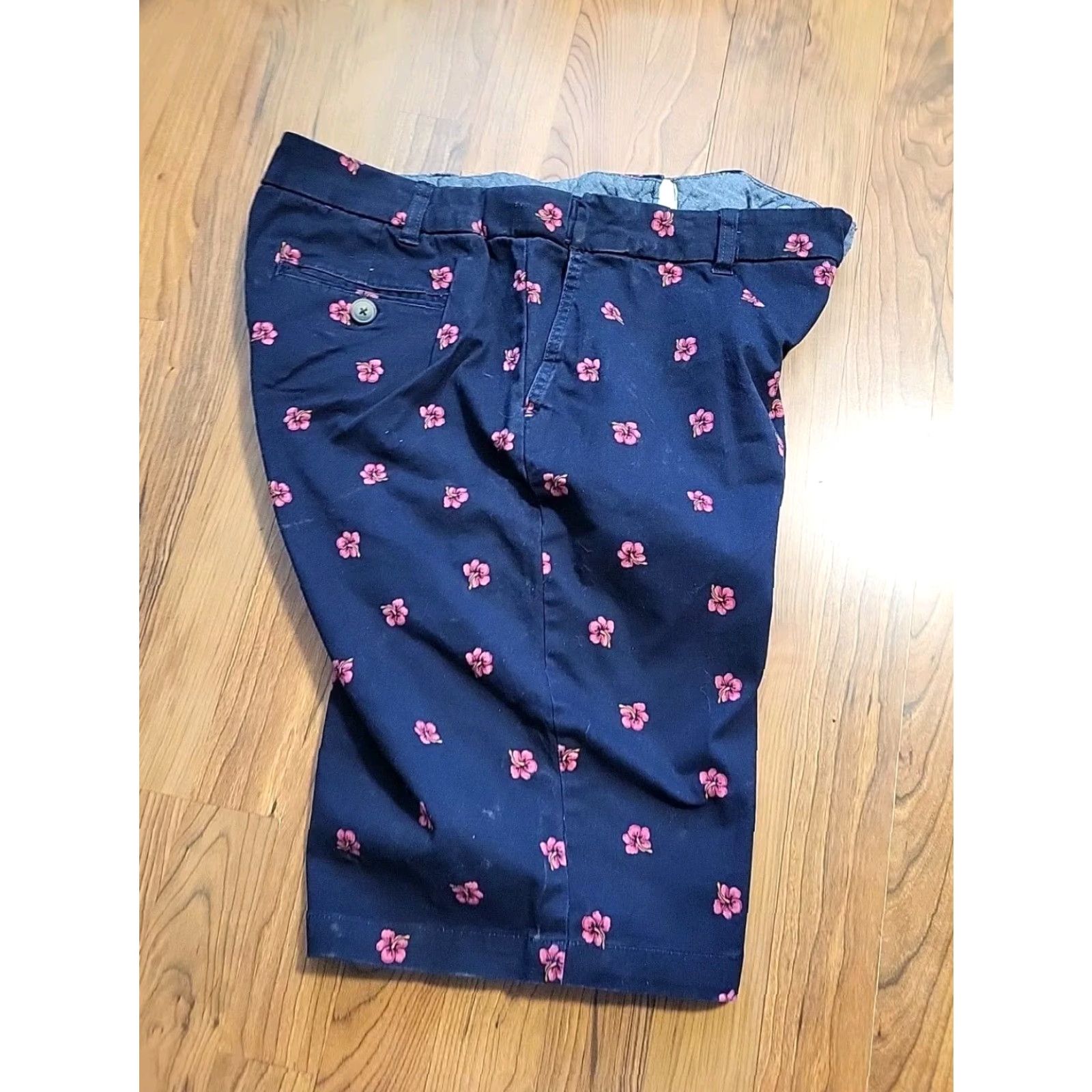 Vintage Cherry Blossom All Over Print Shorts 16W Women Within blue w/ pink blossoms Womens 34x12x24 New Woman Within Size 38" / US 16 / IT 52 - 7 Thumbnail