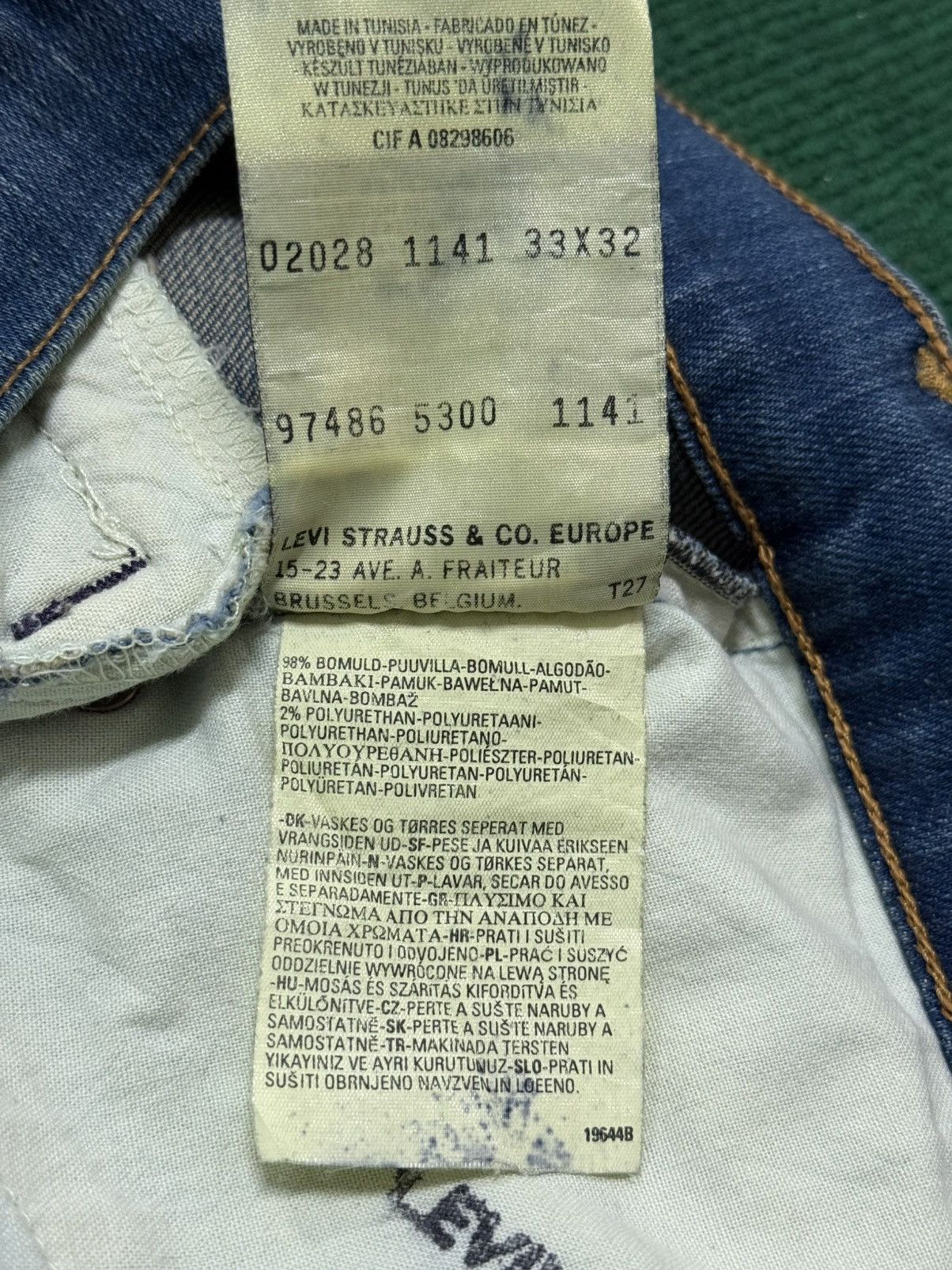Levi's Vintage Levis Red Twisted Leg Size US 32 / EU 48 - 11 Thumbnail