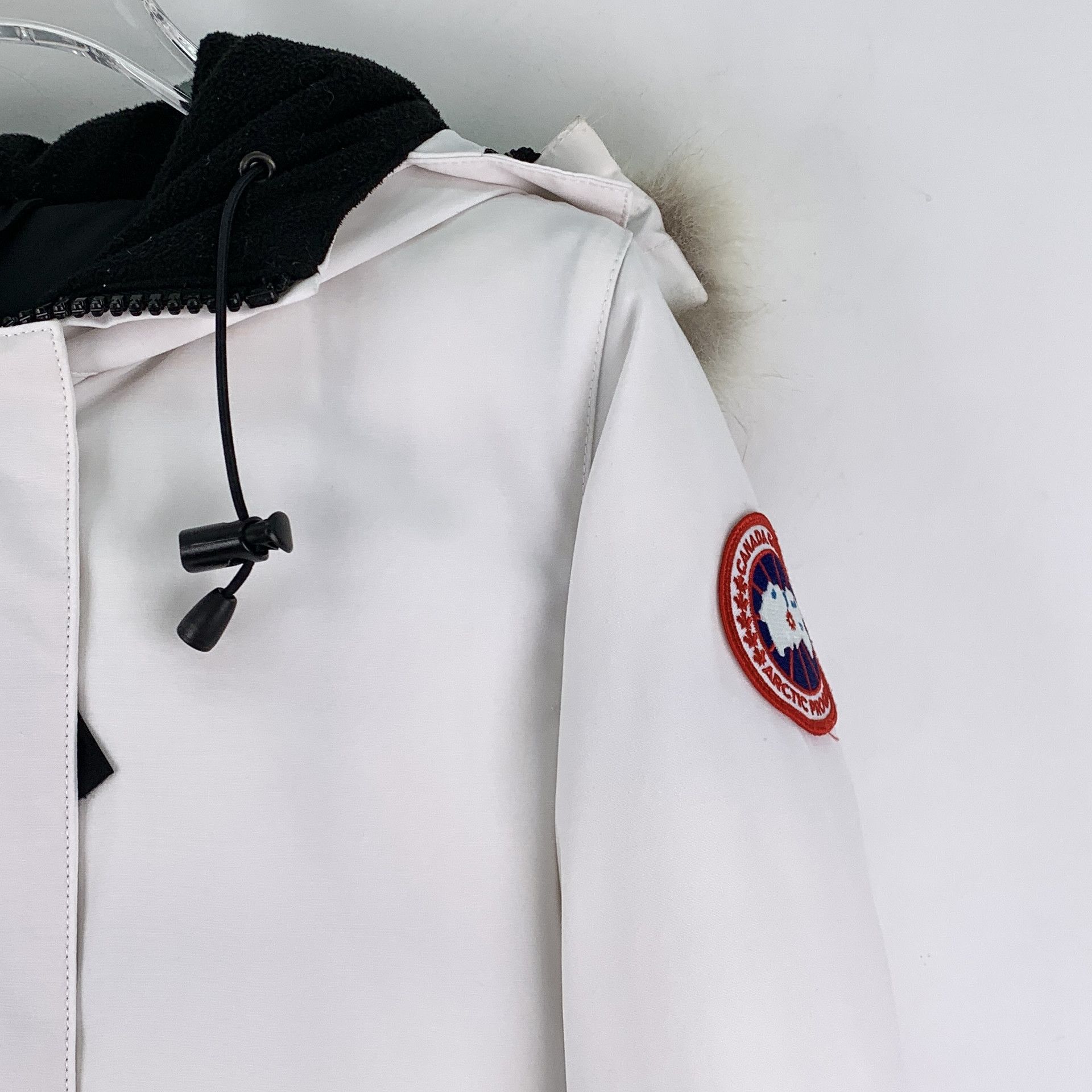 Canada Goose Canada Goose Victoria Down Jacket White (XS) Size US XS / EU 42 / 0 - 3 Thumbnail
