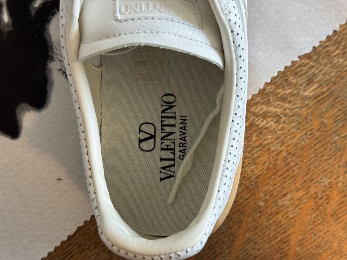 Valentino Valentino Garavani Rockstud Low-Top Sneaker Size US 10 / EU 43 - 5 Thumbnail