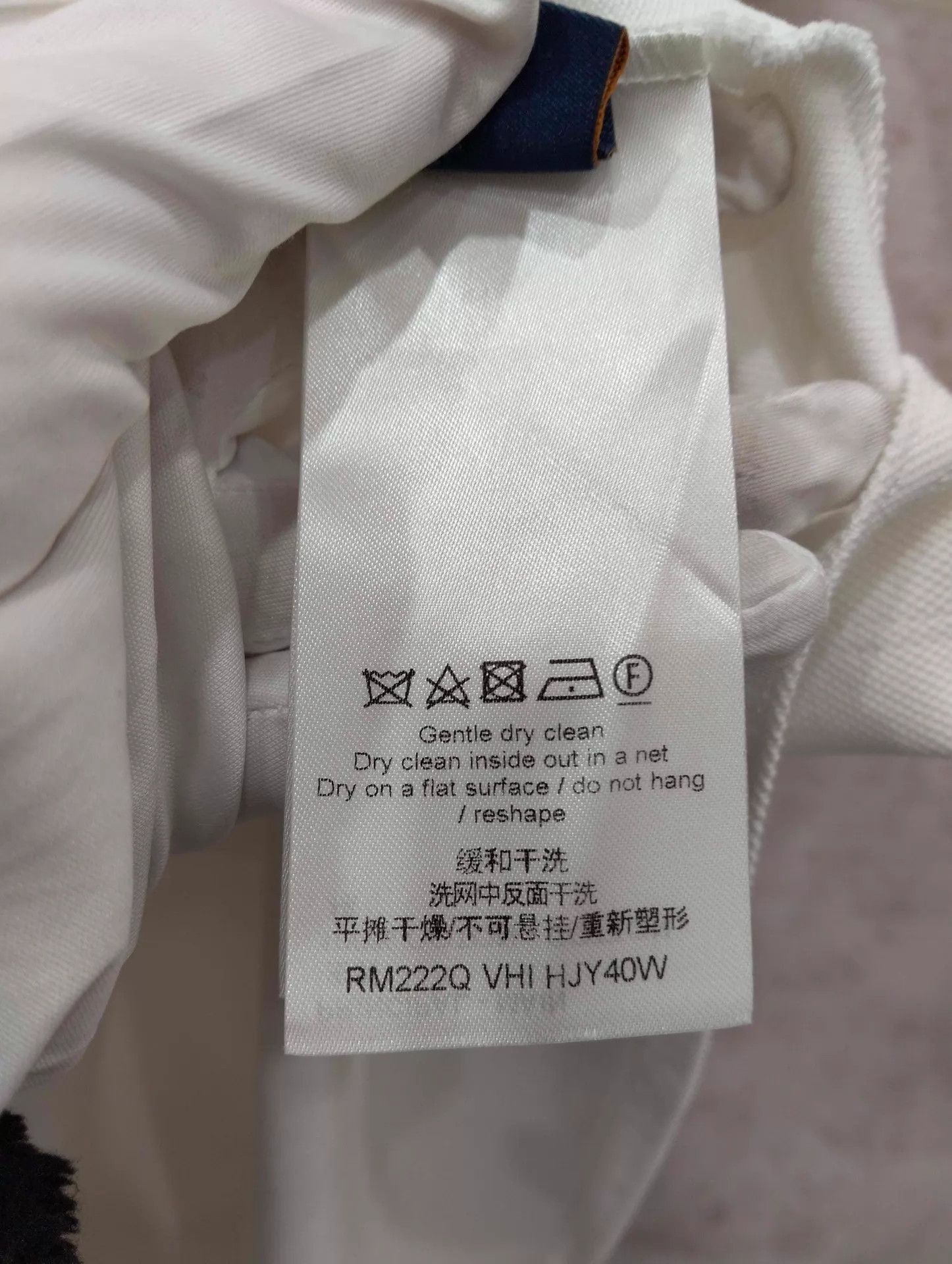 Louis Vuitton Louis Vuitton White Pocket Logo Short Sleeve Tee L 95 New Size US L / EU 52-54 / 3 - 4 Thumbnail