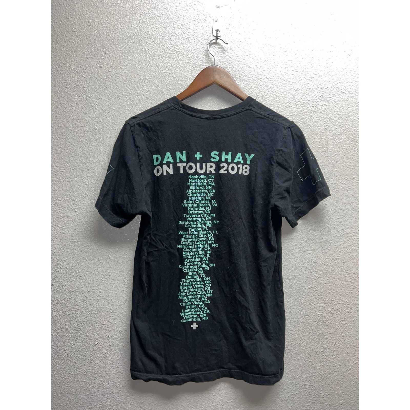 Band Tees Dan Shay Shirt Dan+Shay On Tour Concert 2018 Graphic Tee M Size US M / EU 48-50 / 2 - 5 Thumbnail