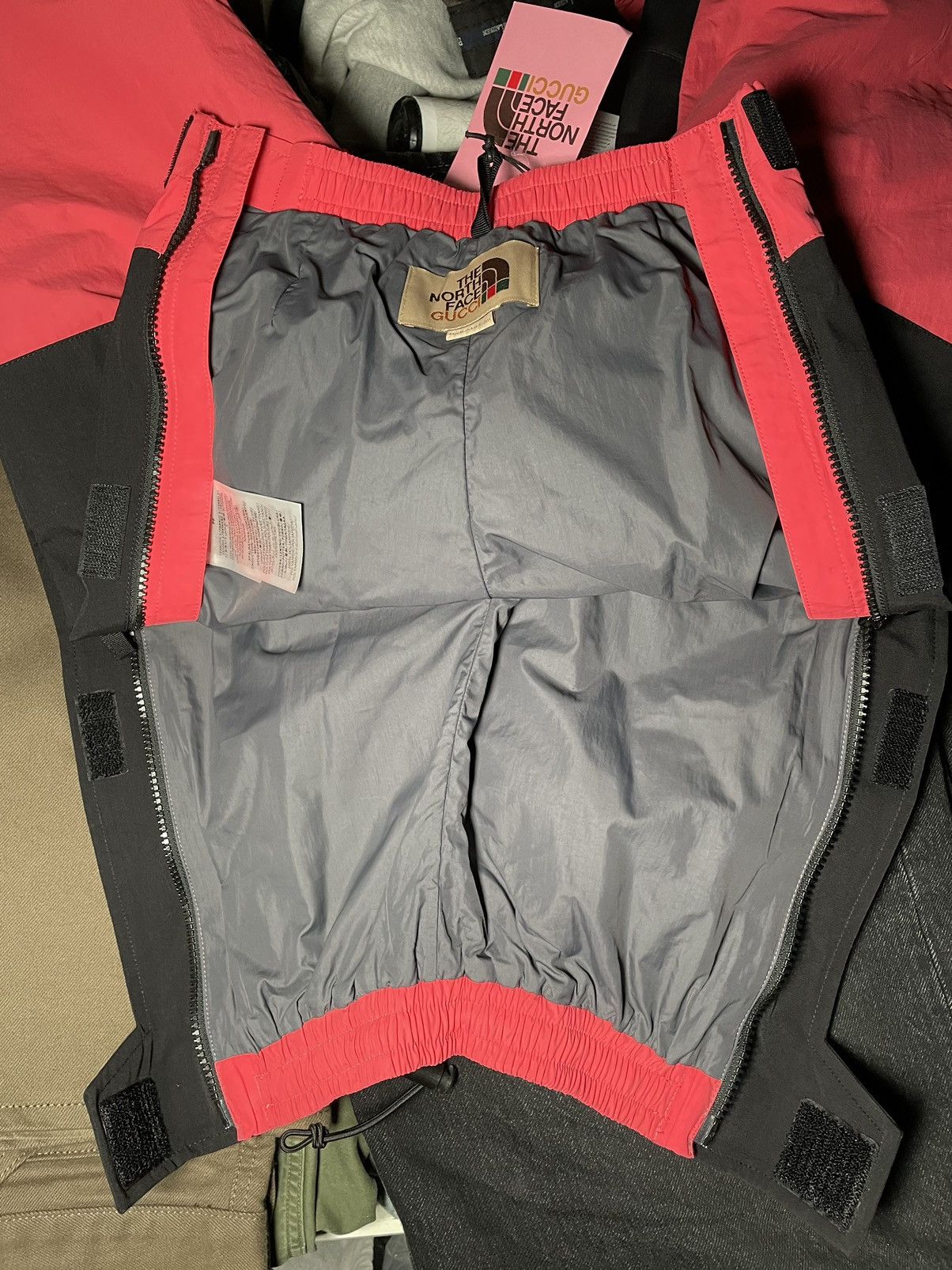 Gucci × The North Face Gucci x The North Face Nylon Pants Size 25" / US 0 / IT 36 - 12 Thumbnail