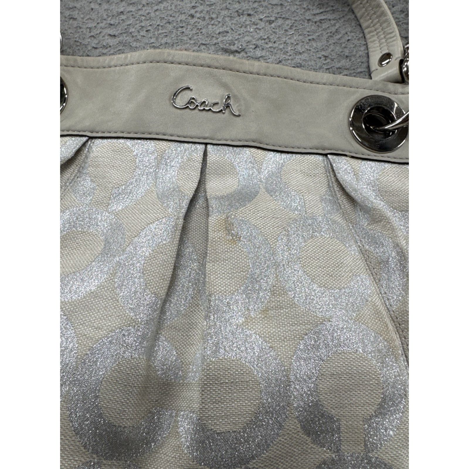 Coach Coach Ashley Signature Op Art Hippie Purse Silver Cream Shoulder Handbag 21021E Size ONE SIZE - 2 Thumbnail