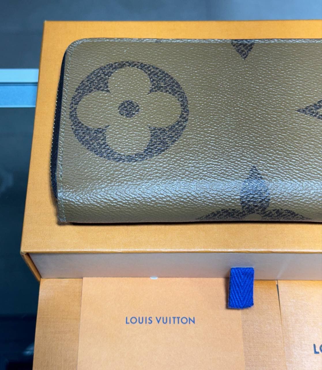 Louis Vuitton Authentic Louis Vuitton Zippy Wallet Giant Monogram M69353 Size ONE SIZE - 3 Thumbnail