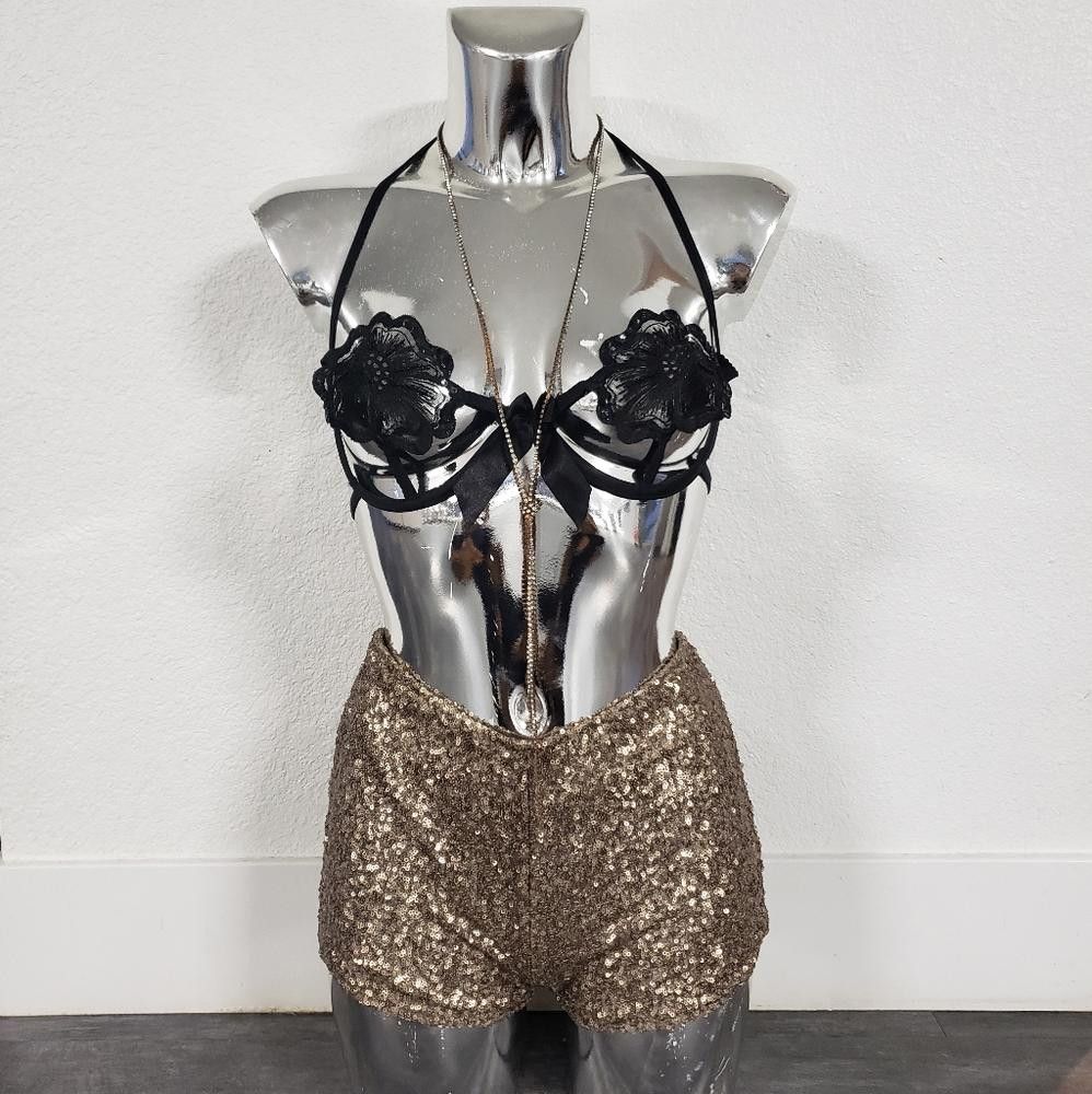 Designer Black Peekaboo Laced Fredericks Seduction Bra Size ONE SIZE - 1 Thumbnail