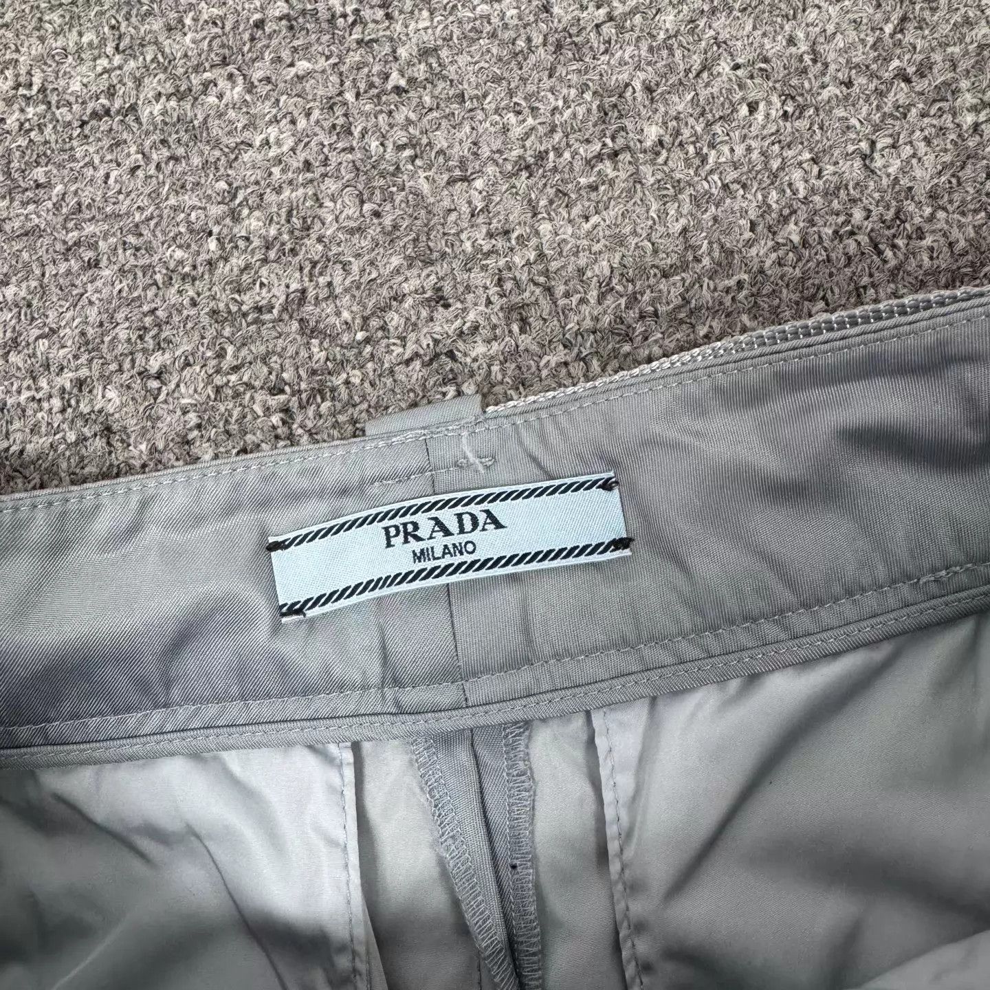 Prada Prada Re-Nylon Triangle Logo Waistbag Short 40 Size 27" / US 4 / IT 40 - 5 Thumbnail