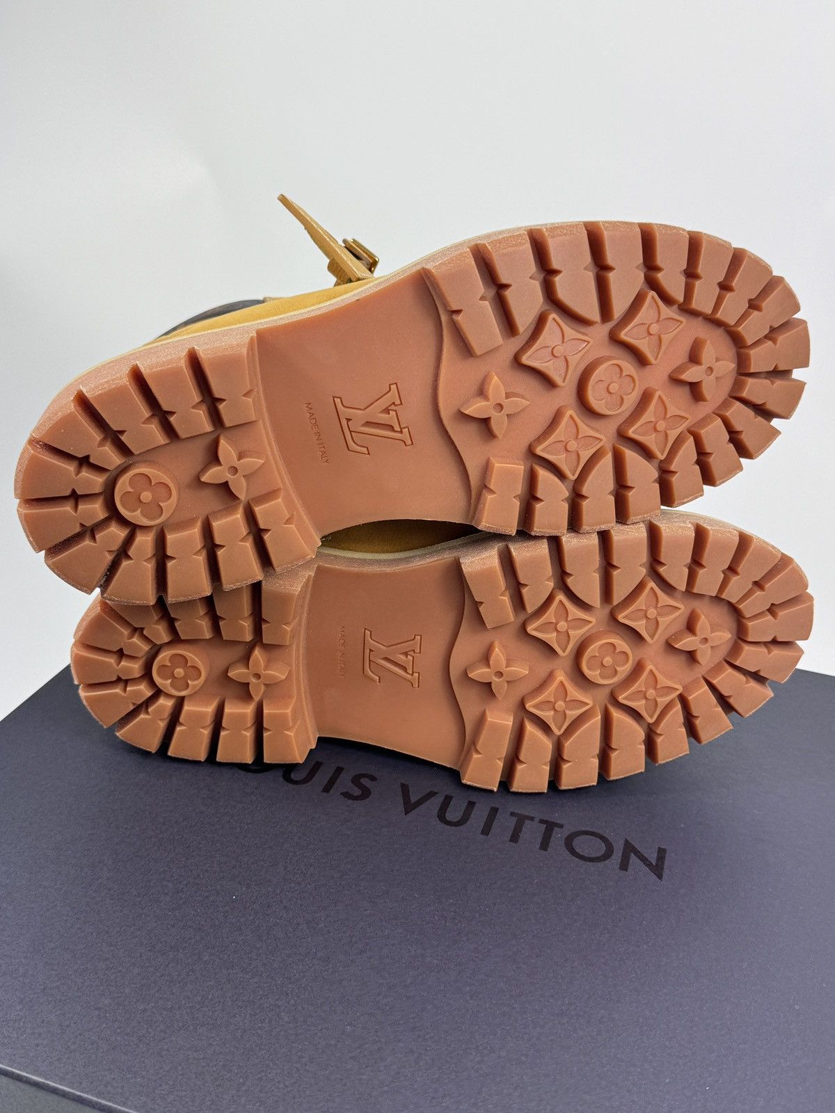 Louis Vuitton LV X TIMBERLAND BOOTS Size US 9 / EU 42 - 5 Thumbnail
