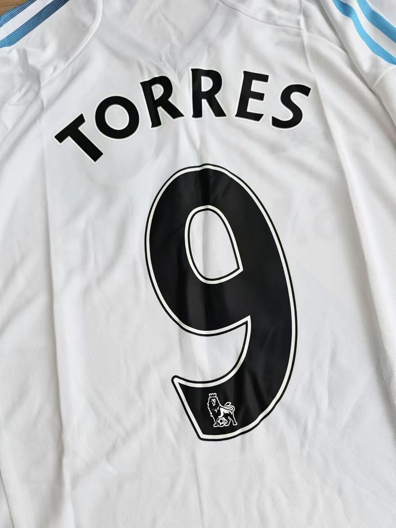 Other Torres Jersey Chelsea White Size US L / EU 52-54 / 3 - 4 Thumbnail