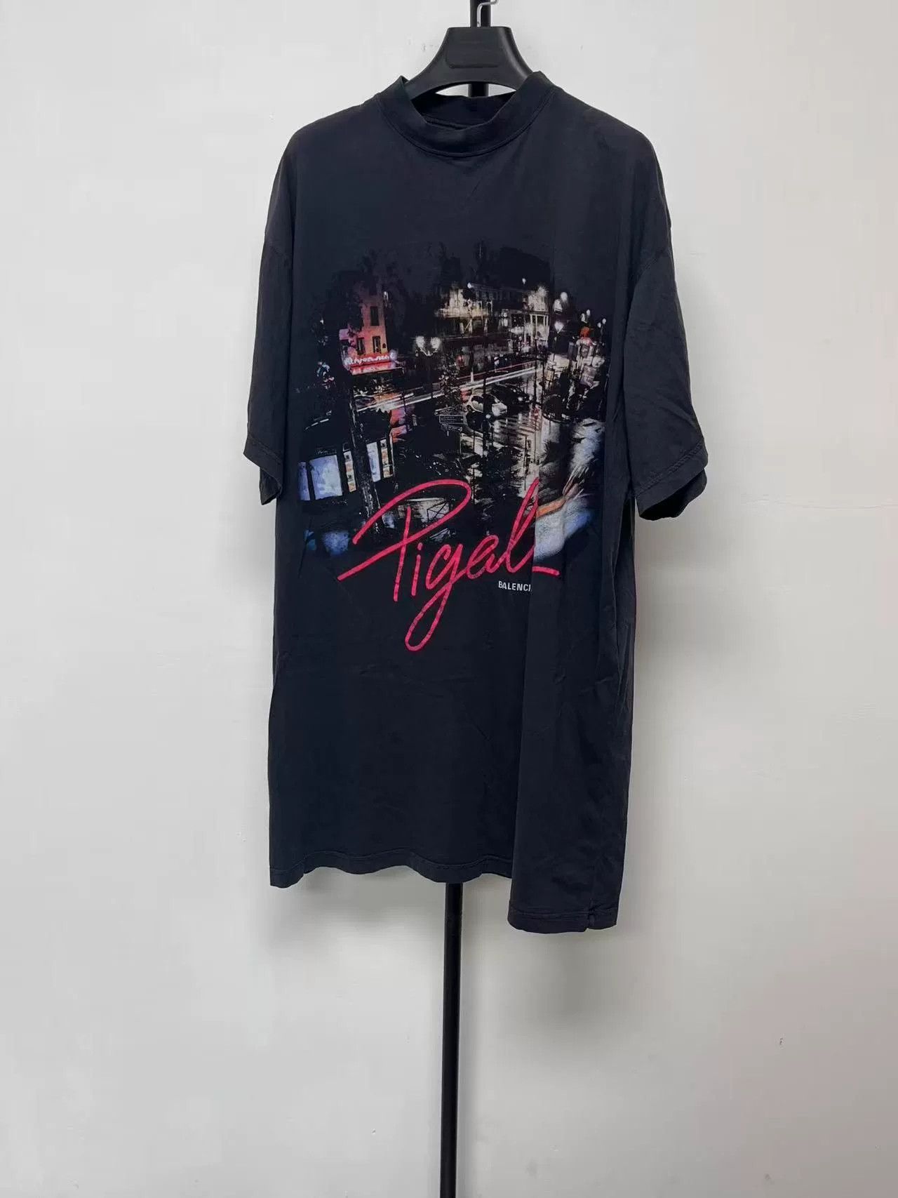 Balenciaga Balenciaga Logo Print Crewneck Casual T-Shirt Size US S / EU 44-46 / 1 - 1 Thumbnail