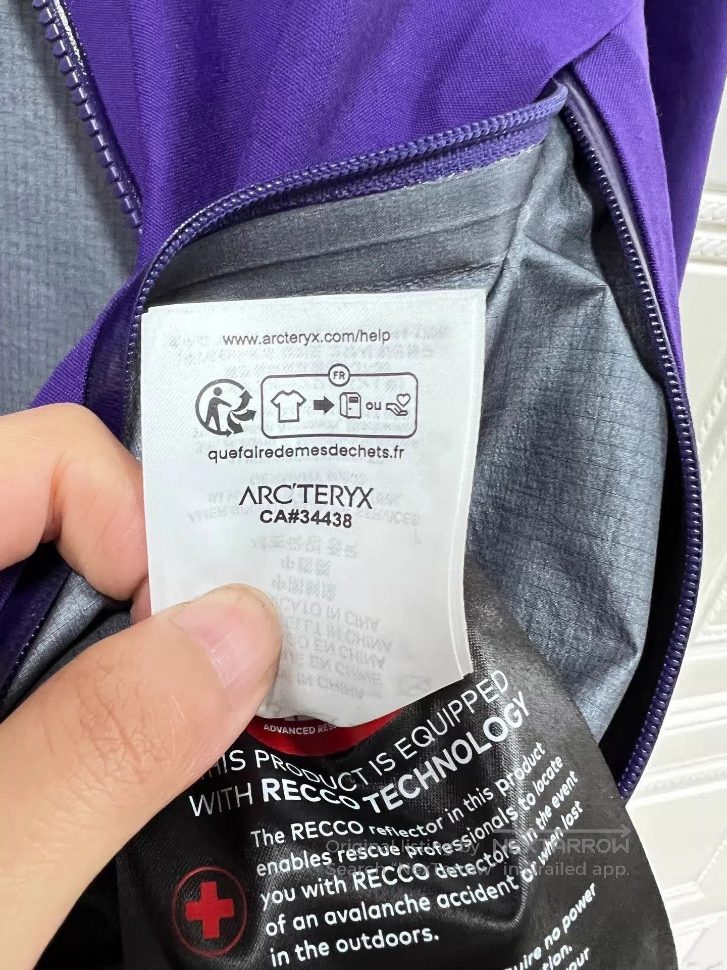 Arc'teryx Purple Hooded Rain Jacket Size S. Size US S / EU 44-46 / 1 - 7 Thumbnail