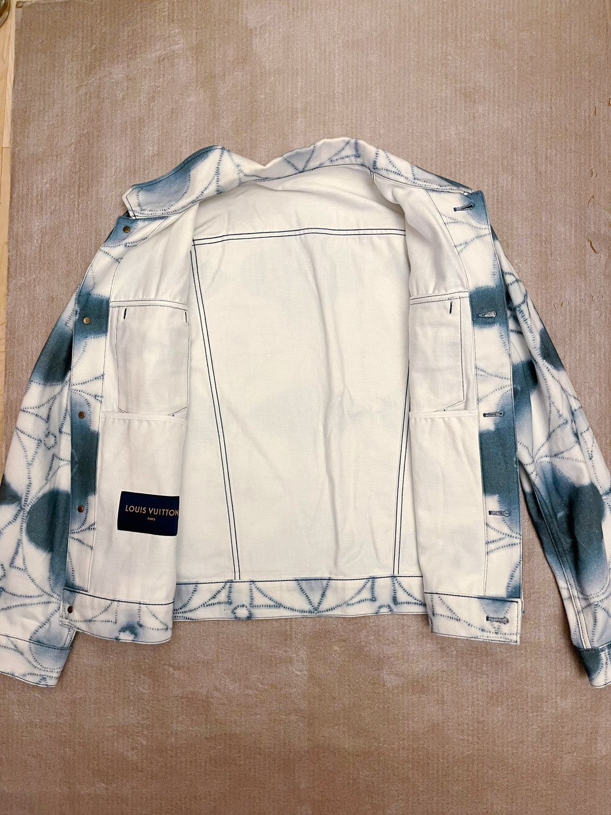 Louis Vuitton Louis Vuitton printed denim jacket Size US M / EU 48-50 / 2 - 3 Thumbnail