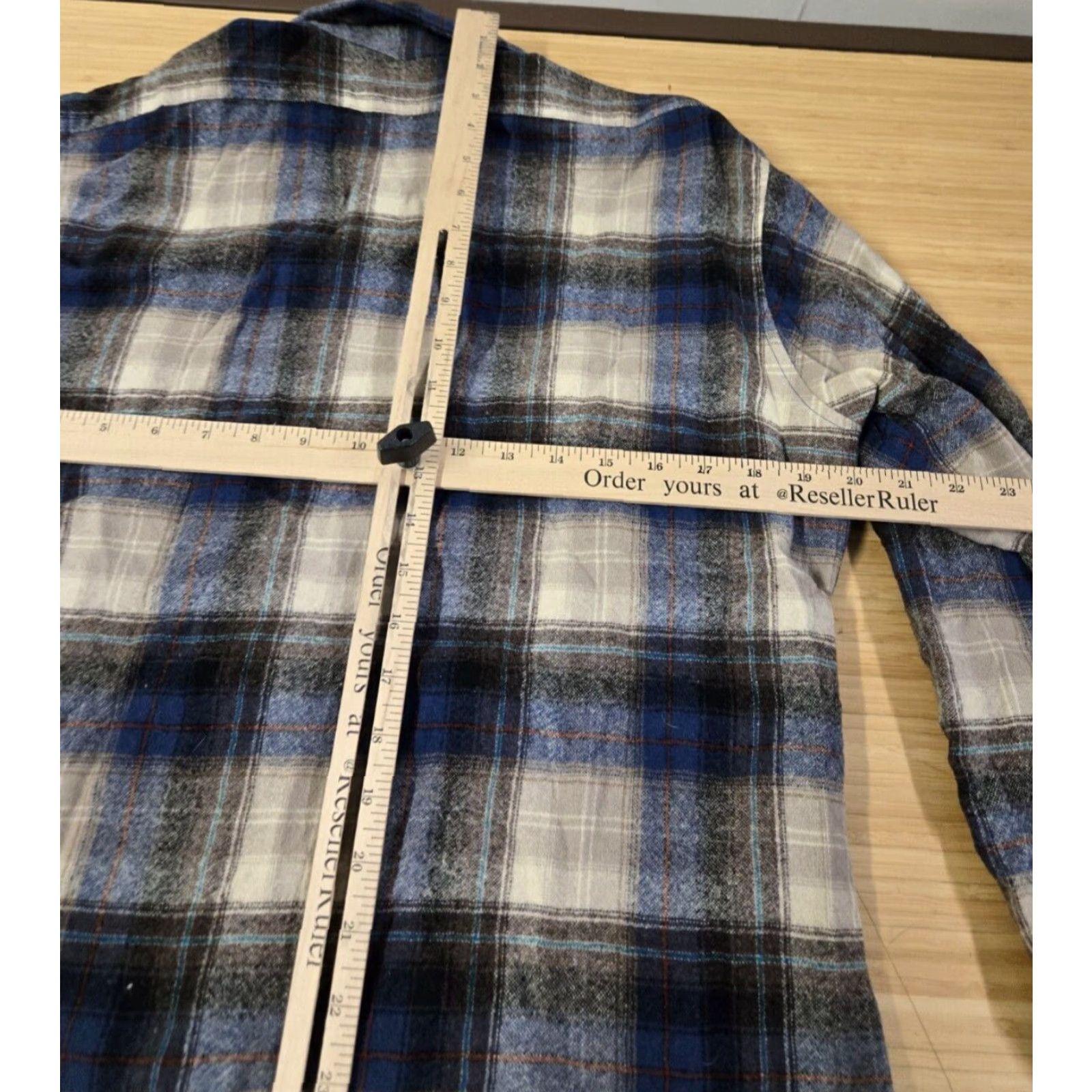 Pendleton VINTAGE Pendleton Men Button-Up Shirt L Blue Plaid 100% Virgin Wool USA Button-Down Collared Long Sleeve Regular Fit Crew? Size US L / EU 52-54 / 3 - 7 Thumbnail