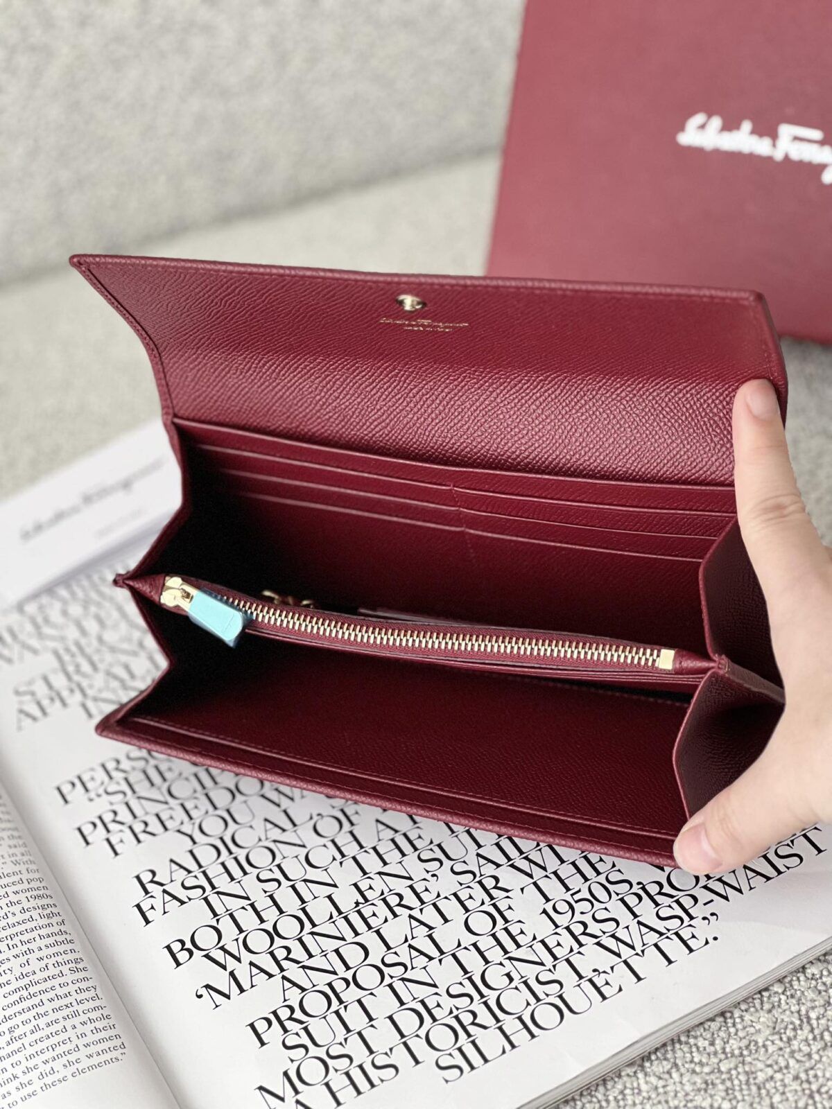 Salvatore Ferragamo o1s1rm0924 Size: OS / Long Leather Wallet in Red Size ONE SIZE - 7 Thumbnail