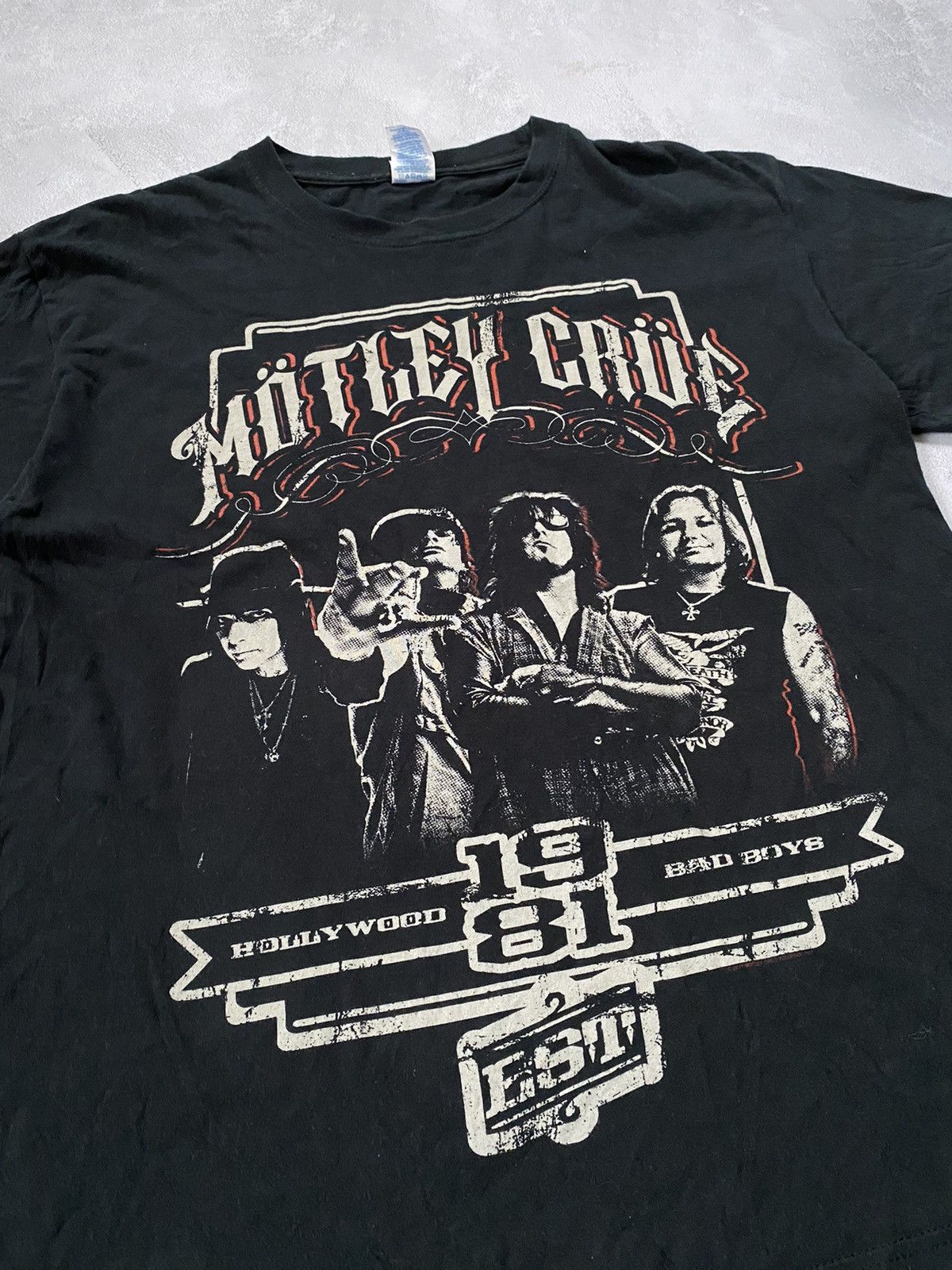 Band Tees Vintage T-Shirt Motley Cure Hollywood Tour 2011 Band Tee Size US L / EU 52-54 / 3 - 2 Thumbnail