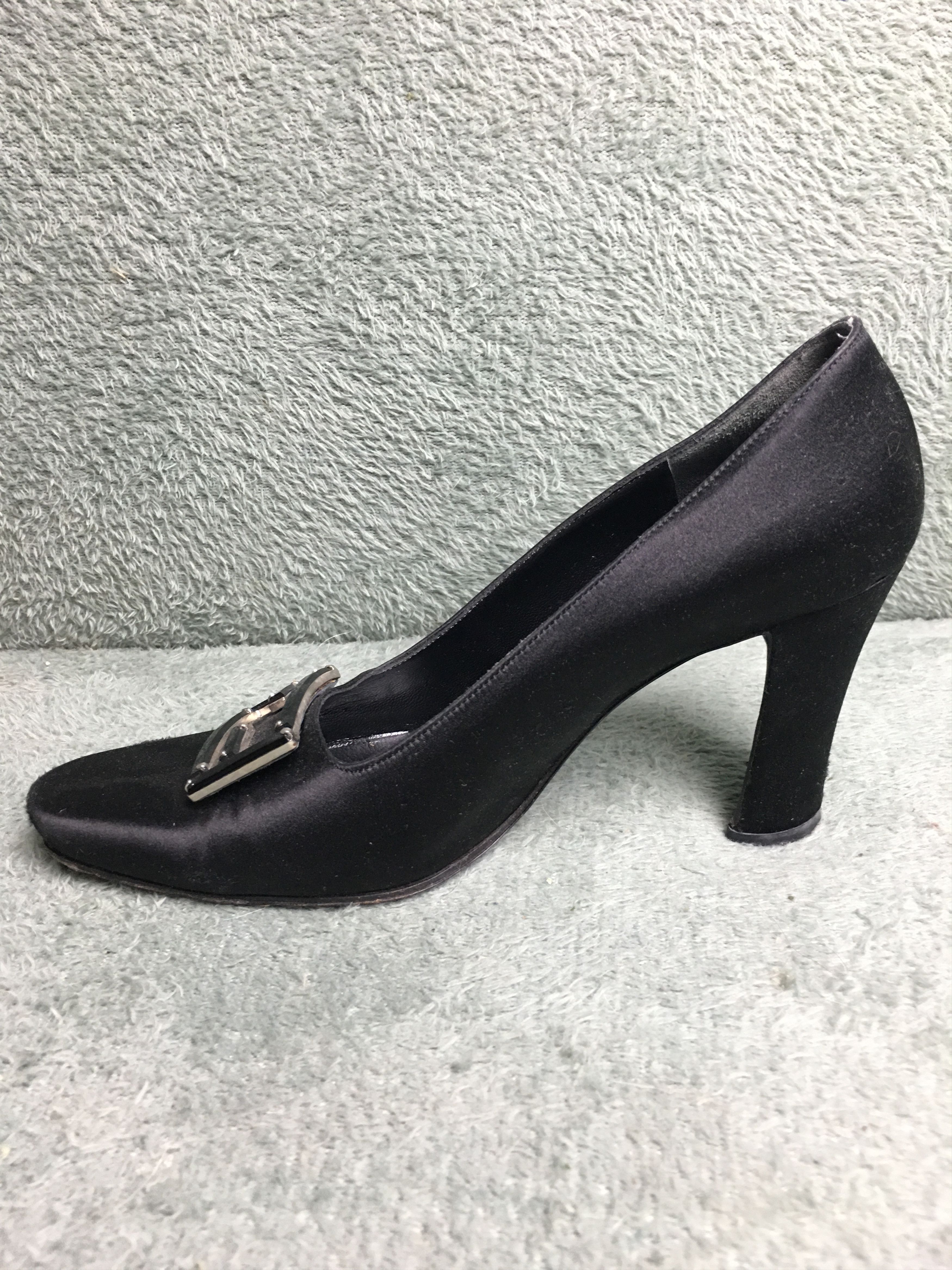Fendi FENDI Black Satin Logo Buckle Pumps Heels IT 35 Size US 5 / IT 35 - 4 Thumbnail