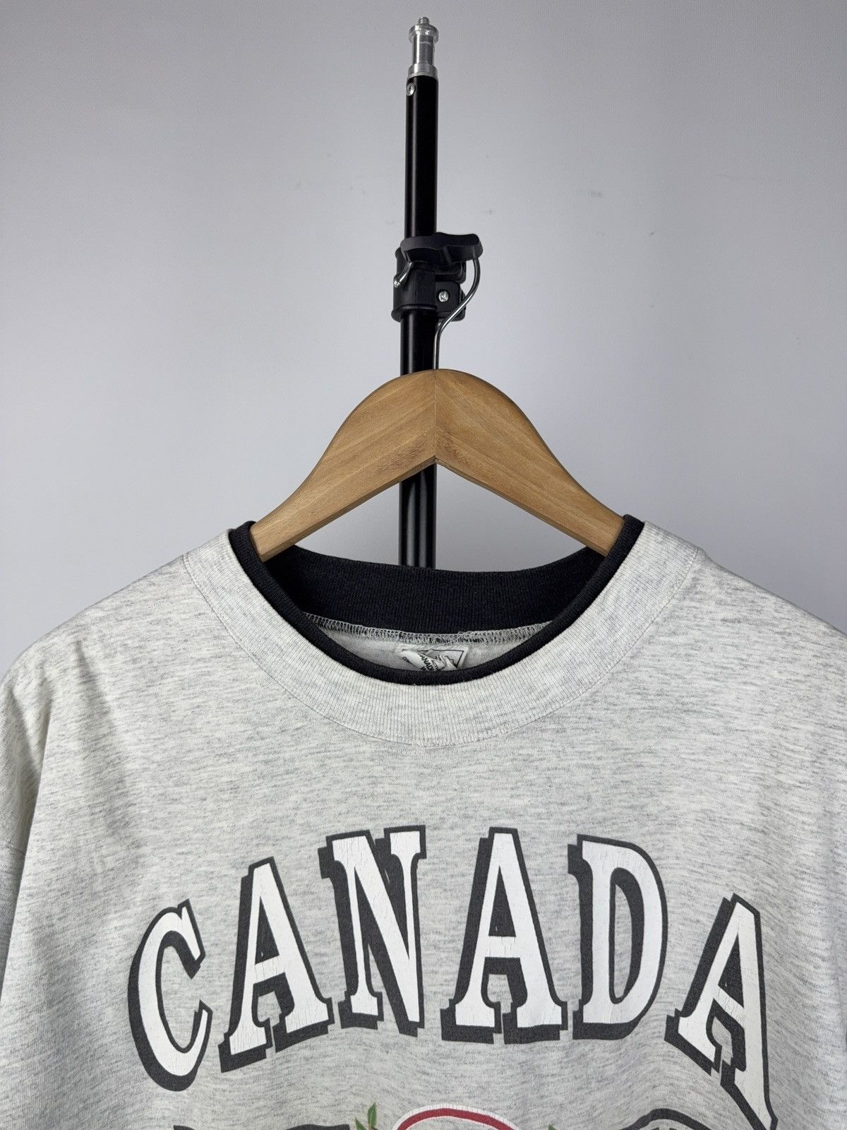 Vintage Vintage 90s CANADA Vancouver Limited Edition T shirt Size US XL / EU 56 / 4 - 2 Thumbnail