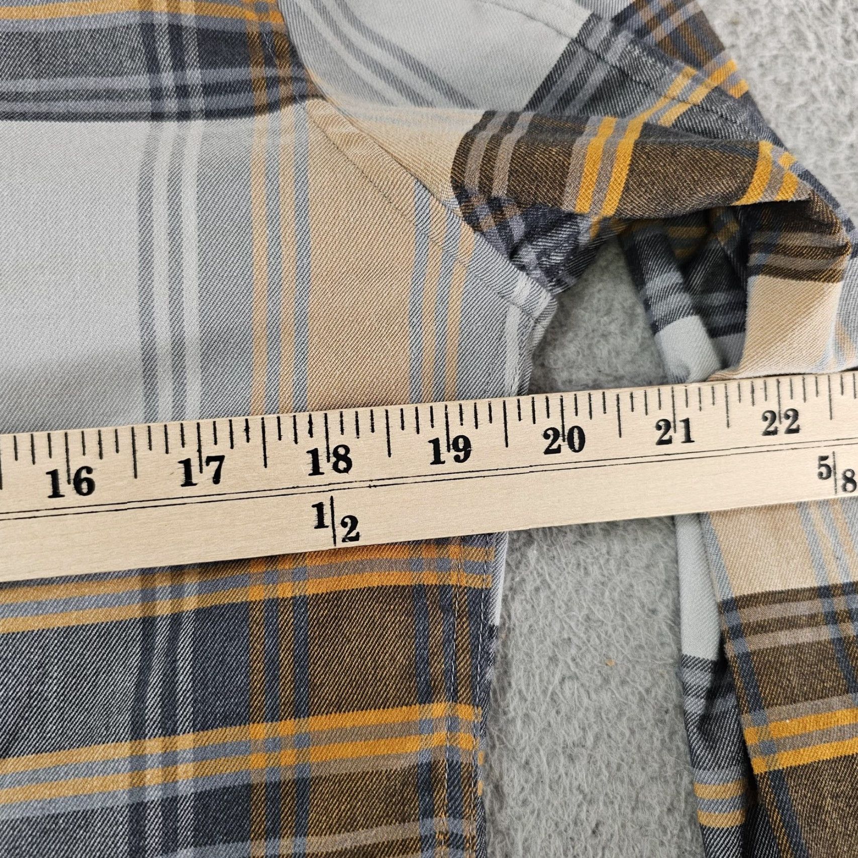 Lululemon Lululemon Shirt Mens Medium Gray Yellow Plaid Button Up Long Sleeve Casual Size US M / EU 48-50 / 2 - 5 Thumbnail