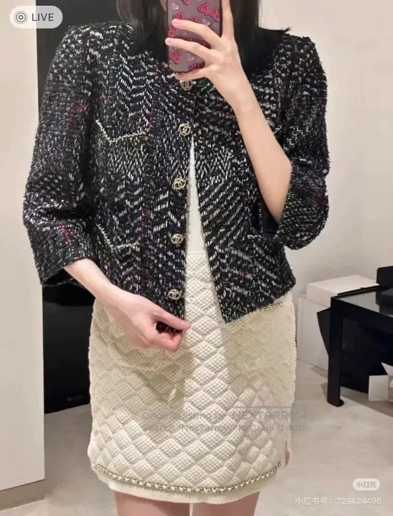 Chanel Chanel 23b black colour round neck four-pocket jacket Size S / US 4 / IT 40 - 9 Thumbnail